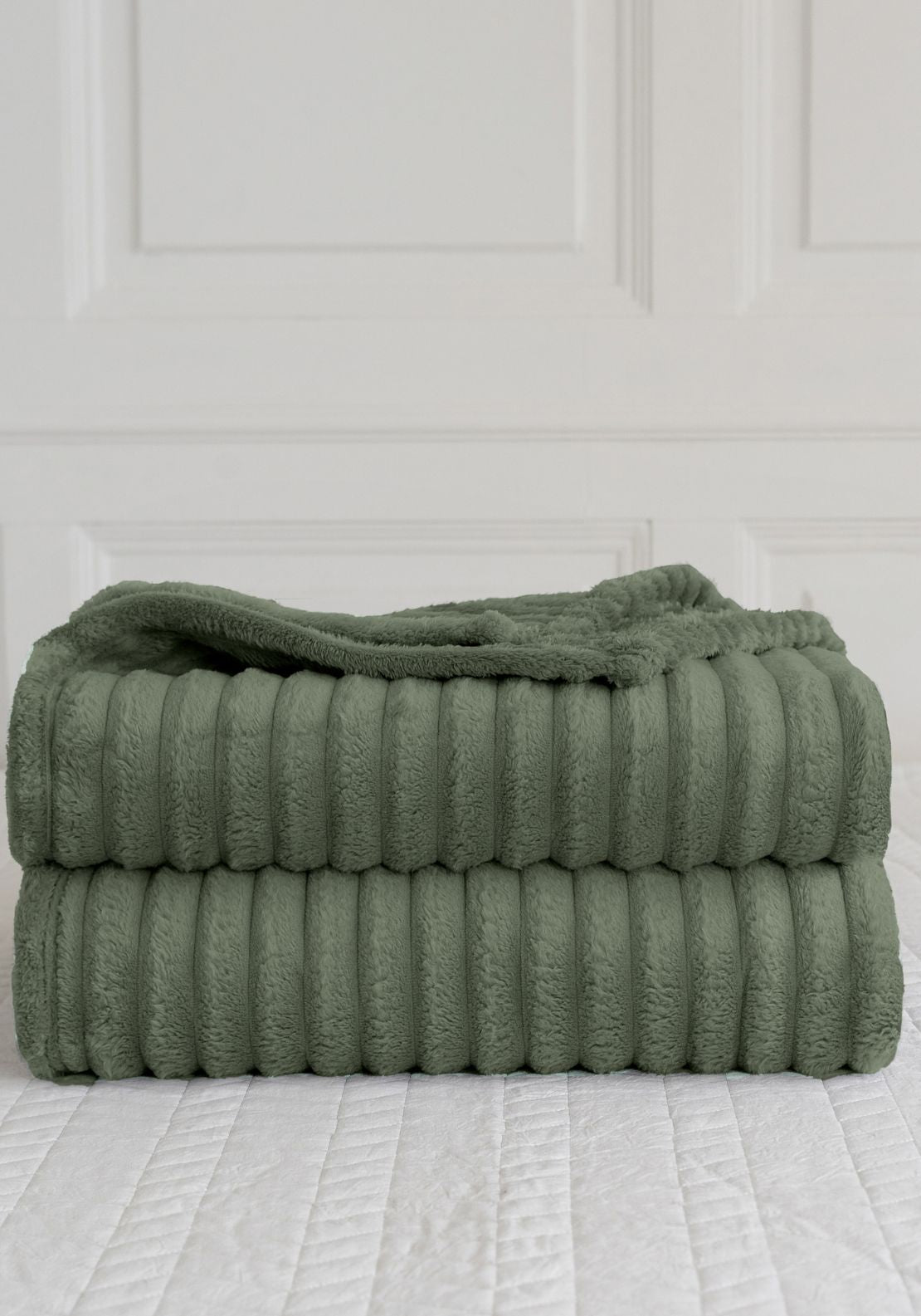 The Home Collection Ribbed Throw 220 x 240 cm - Green 3 Shaws Department Stores