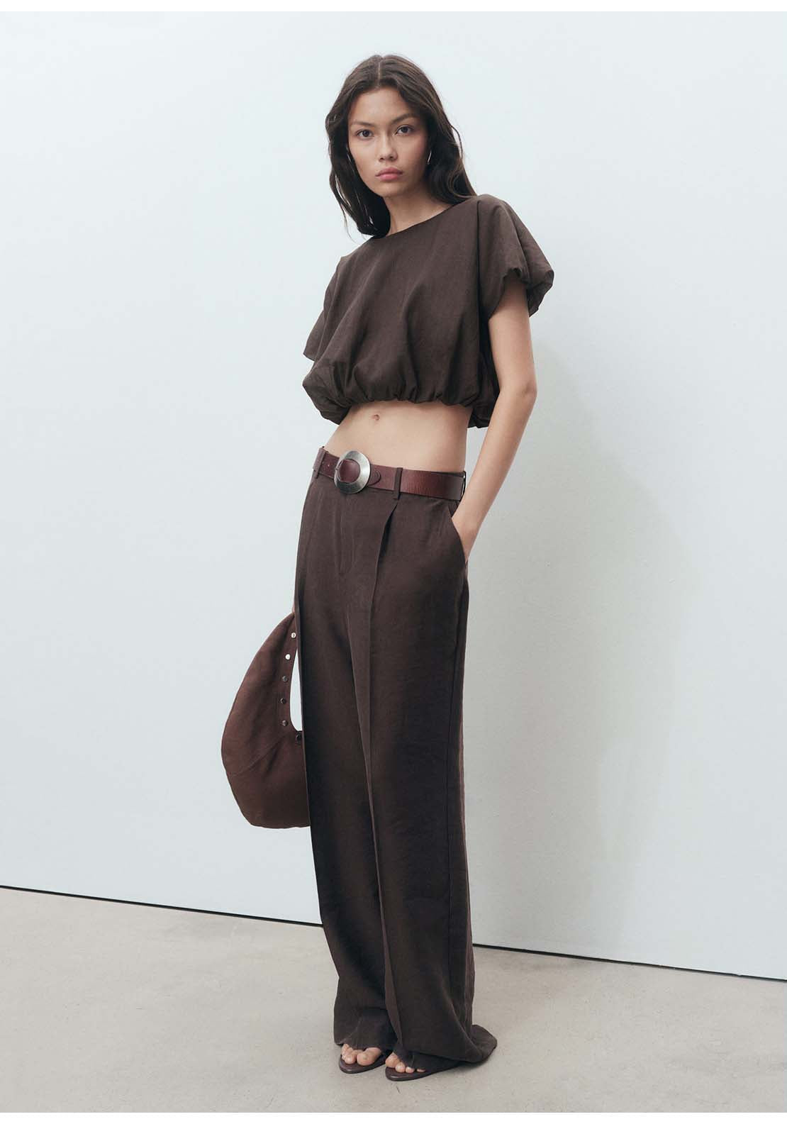 Ramie Cropped Balloon Blouse - Brown