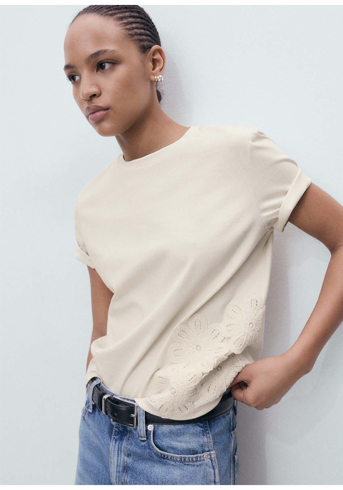 Floral Embroidered Cotton T-Shirt - Beige