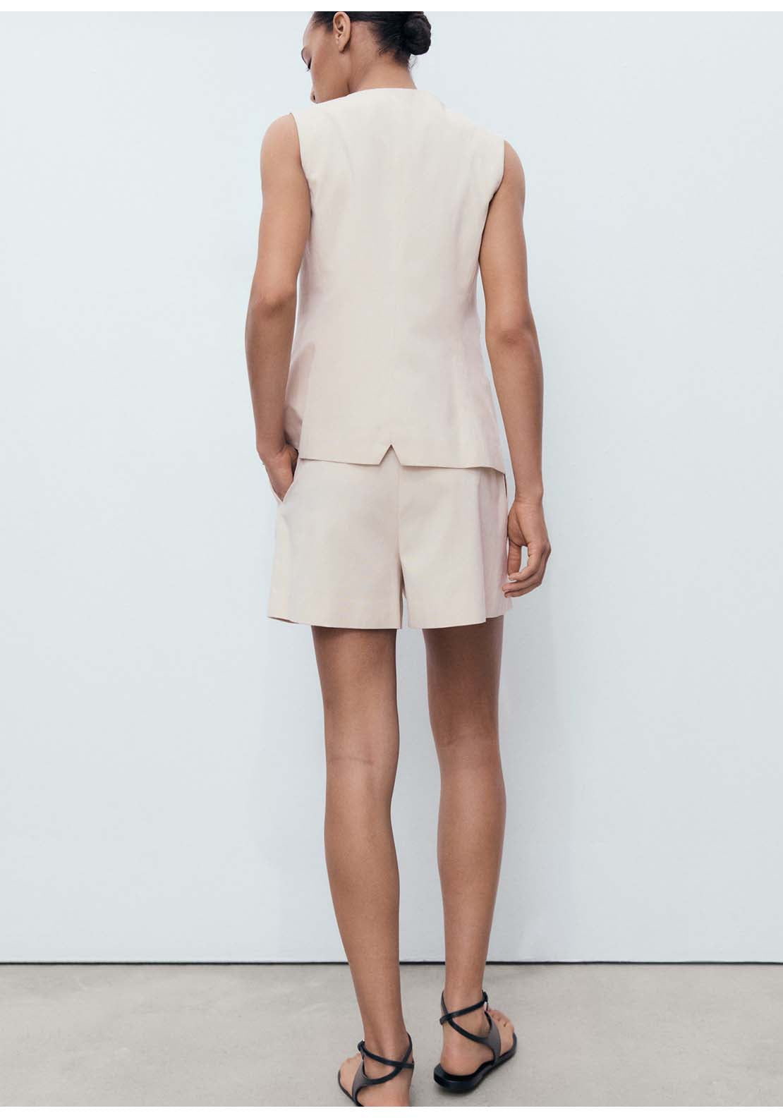 Pleated Suit Shorts - Beige