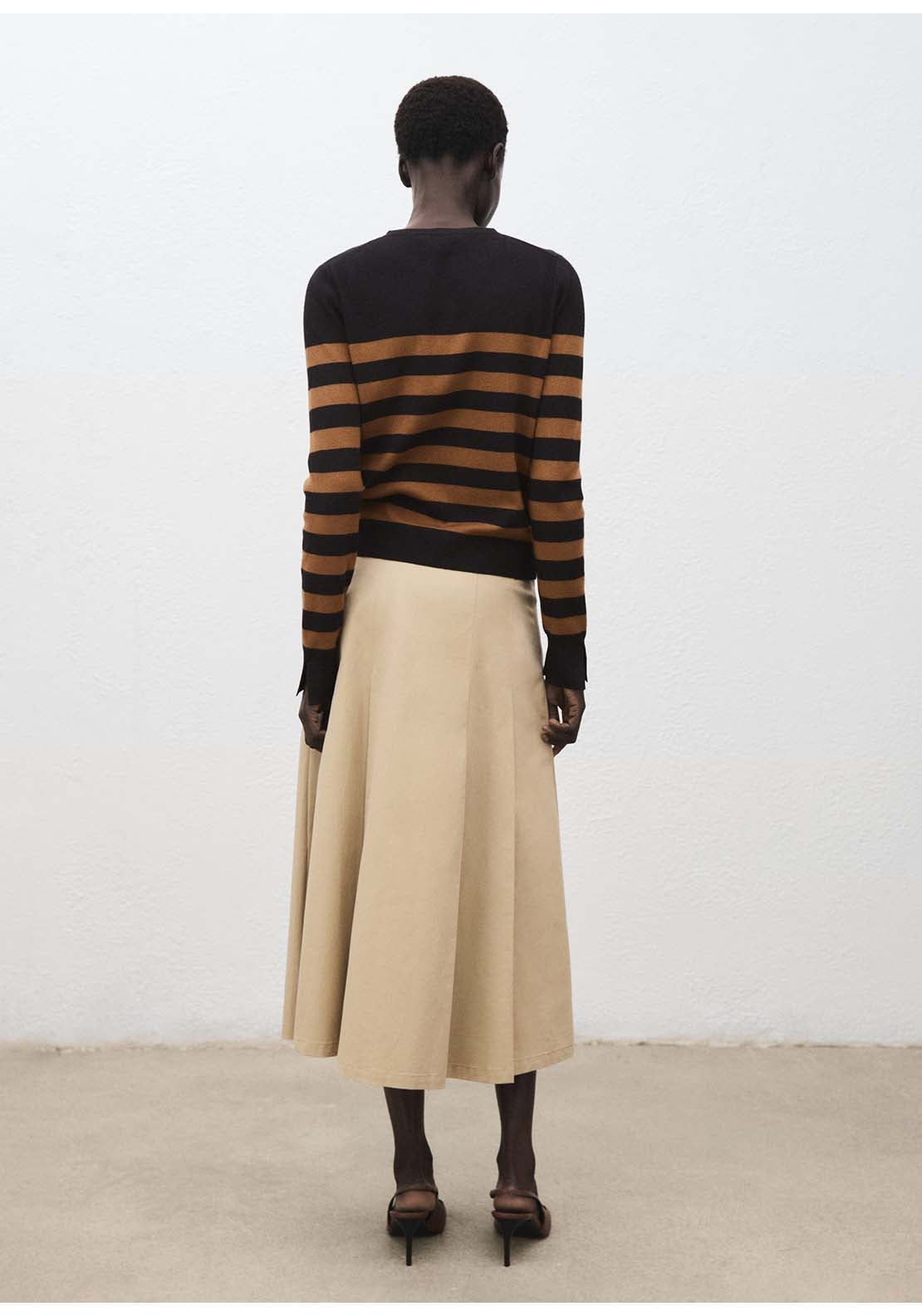 Cardigan With Cuff Opening - Brown