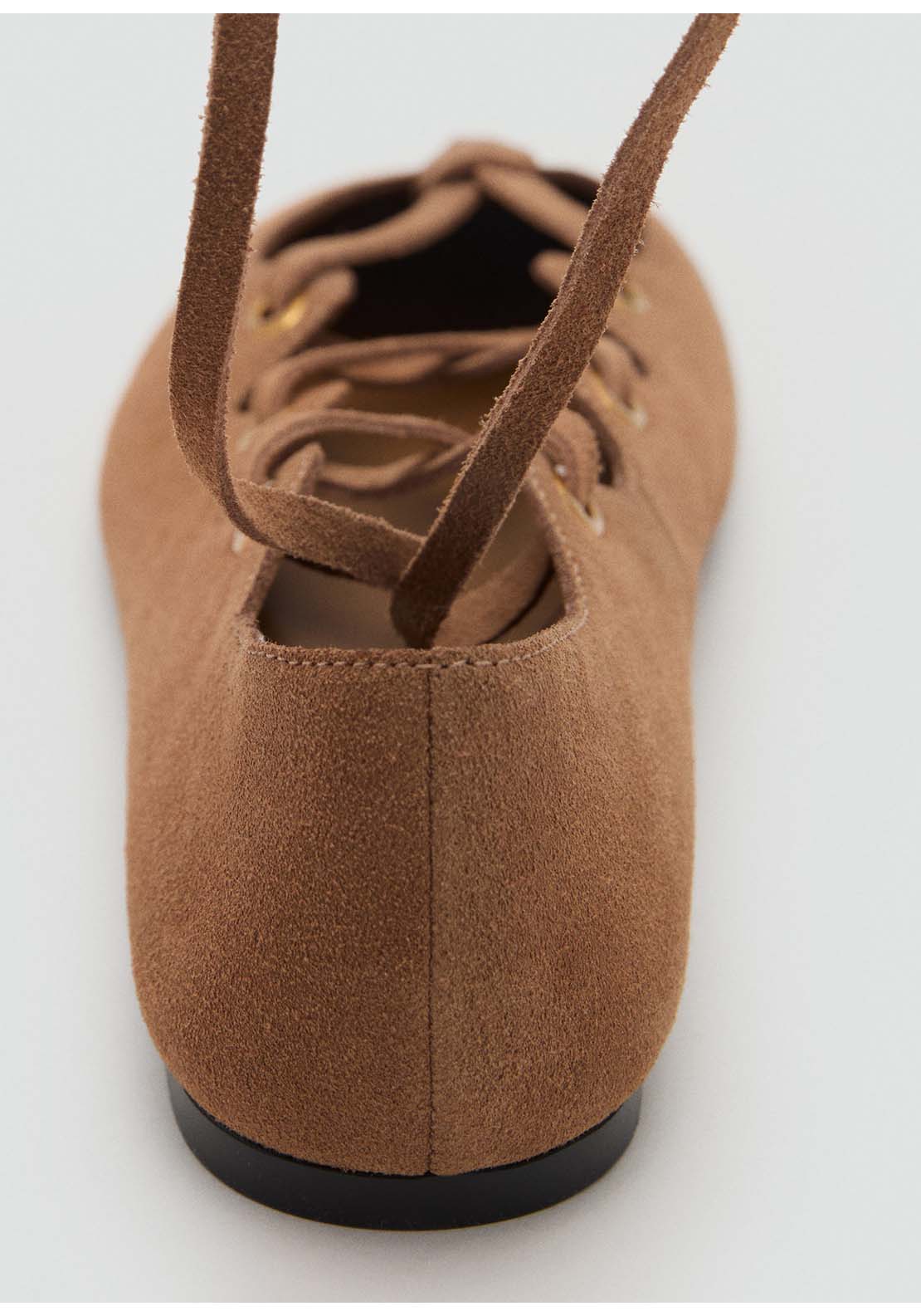 Suede Ballet Flats With Crossed Straps - Brown