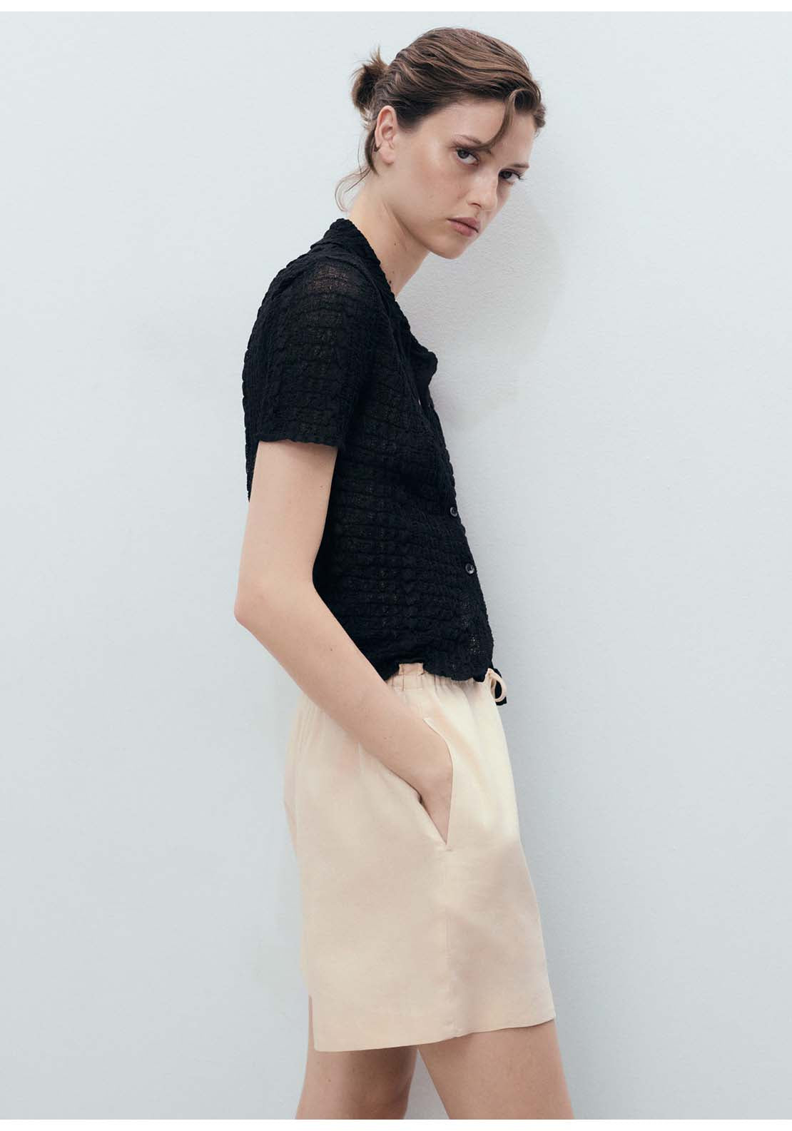 Straight Fit Linen Shorts With Drawstring - Beige
