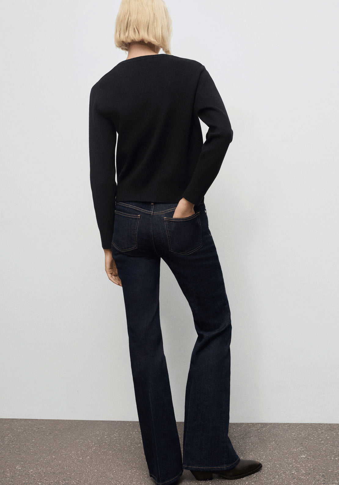 Short Buttoned Cardigan - Black