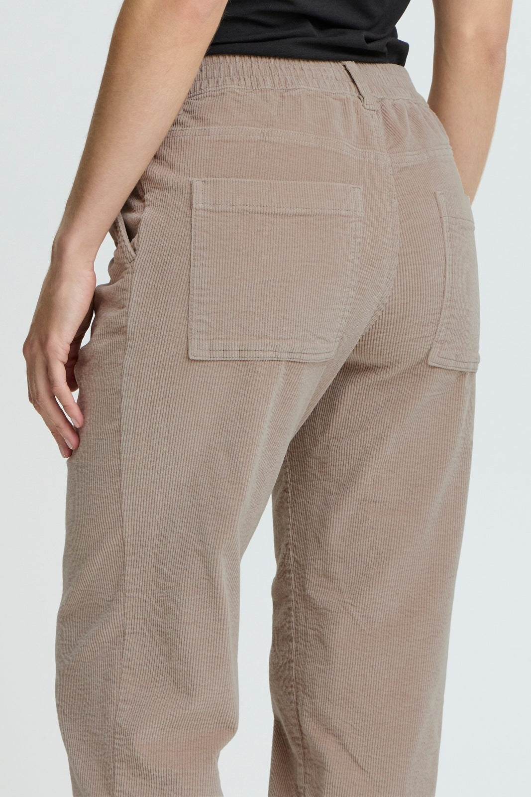 B Young Dasik Cropped Casual Trousers - String 4 Shaws Department Stores