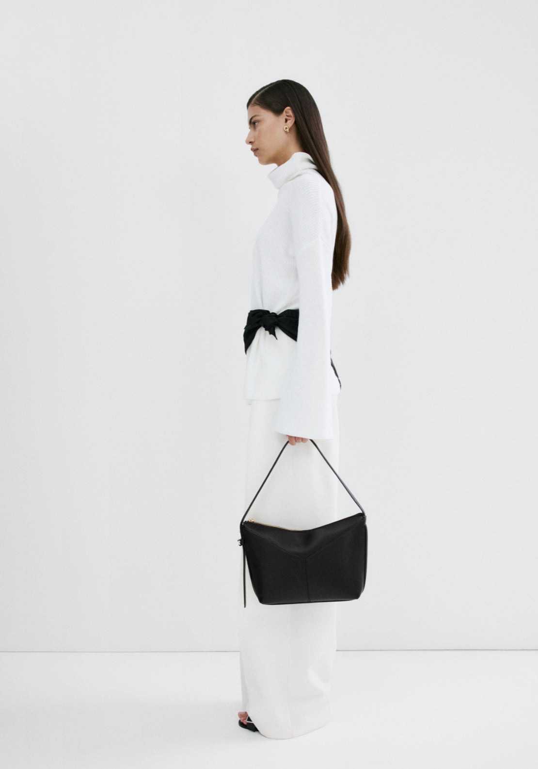 Adjustable Strap Shoulder Bag - Black