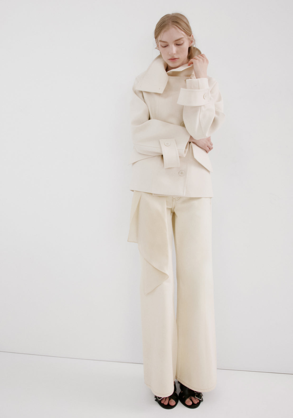 Mid Rise Flared Jeans - Cream