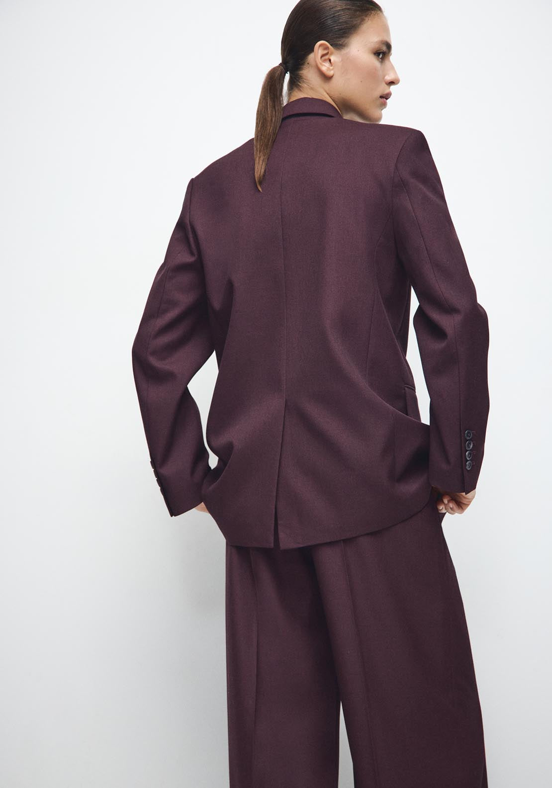 Straight Suit Jacket With Lapel Pockets - Burgundy