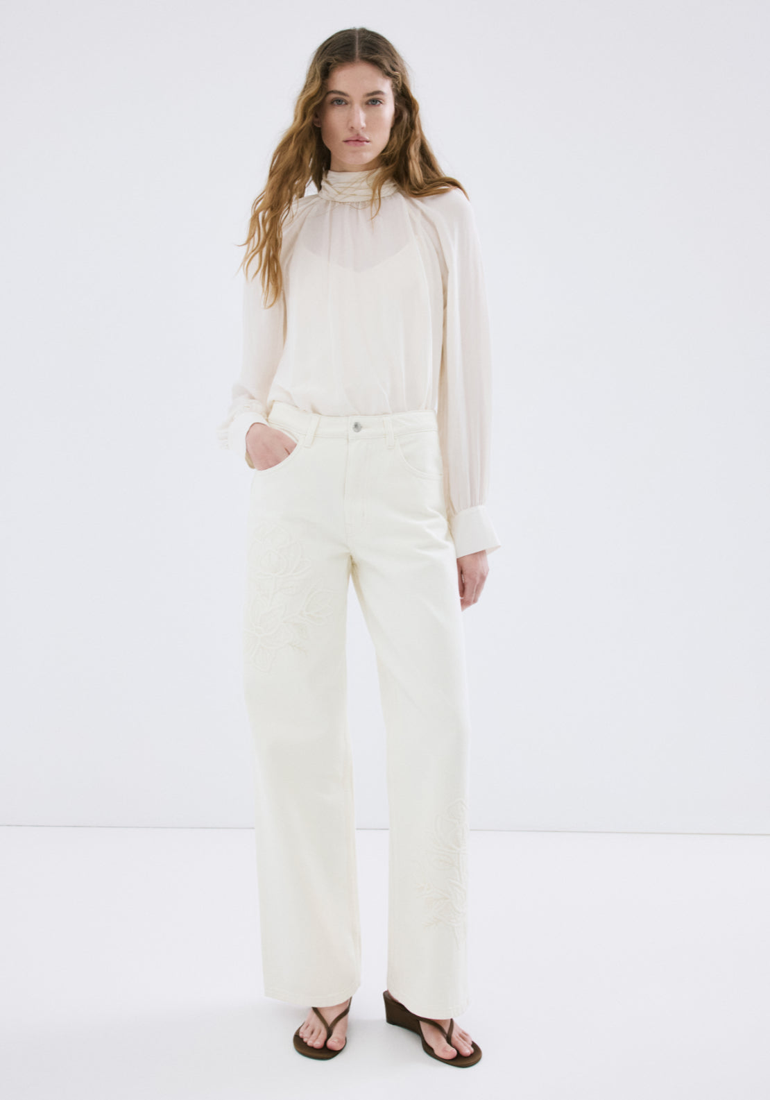 Flower Embroidered Straight Fit Jeans - Cream