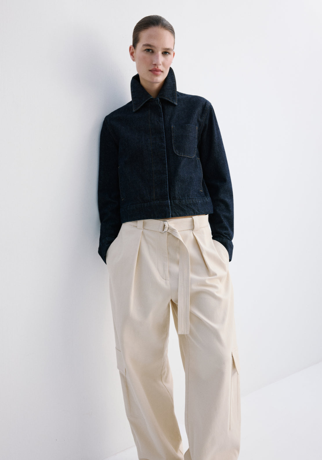 Fitted Denim Jacket With Pockets - Blue