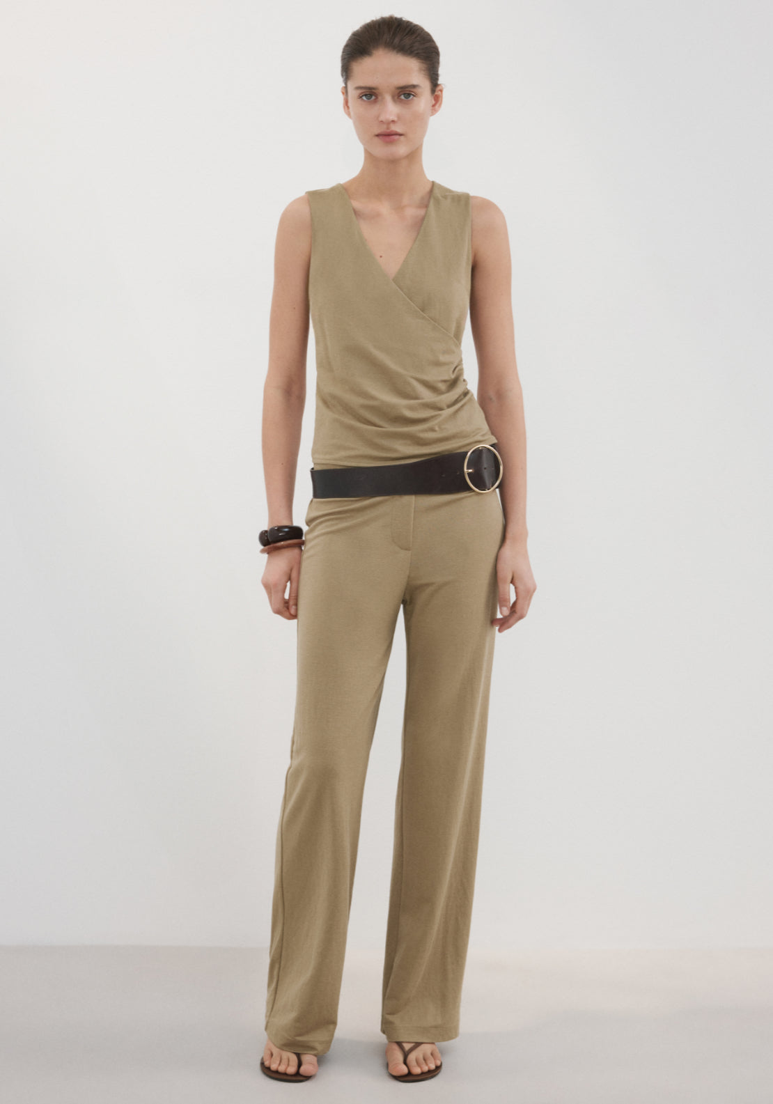 Straight Mid Rise Trousers - Beige
