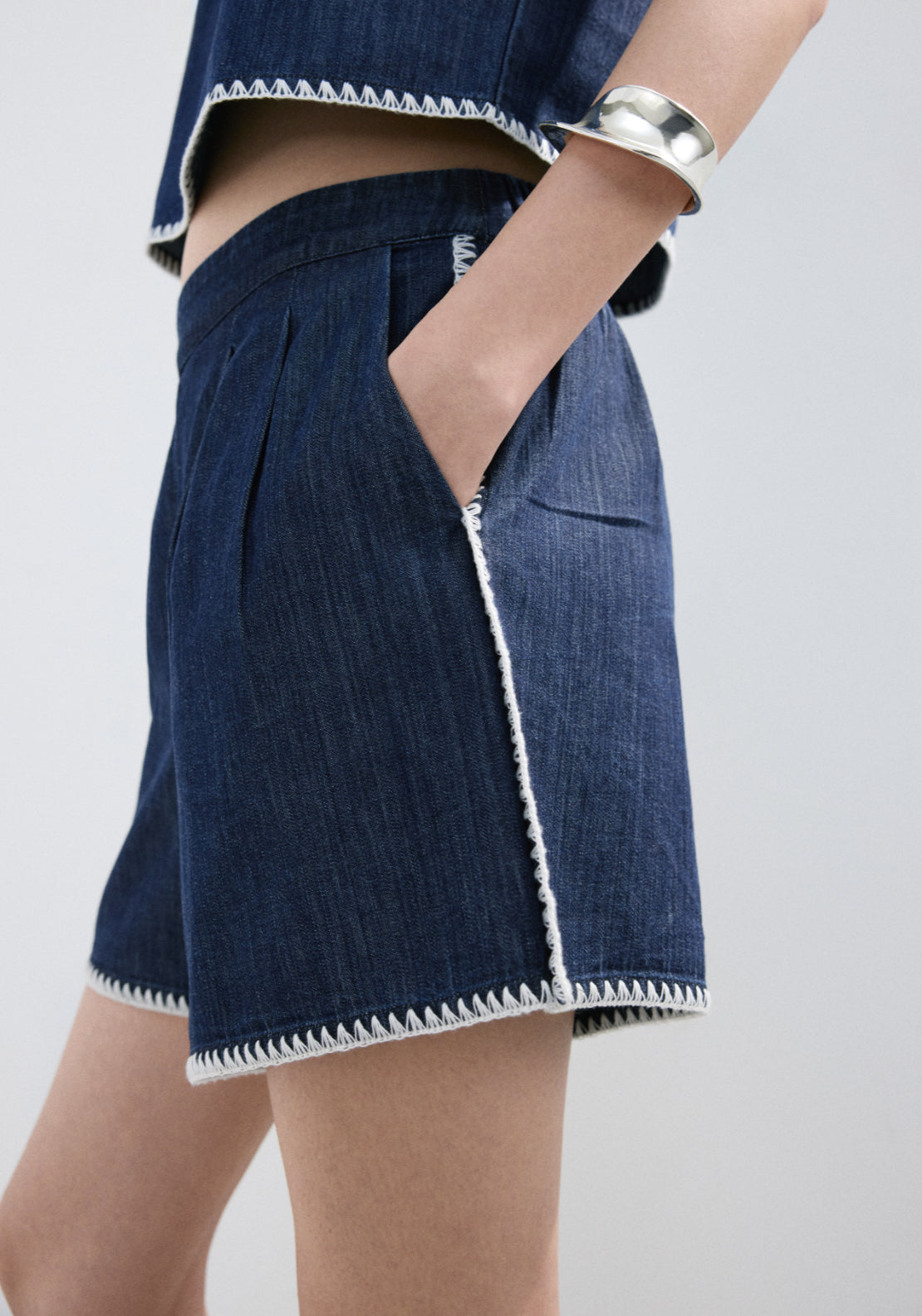 Contrast Trim Denim Shorts - Denim Blue