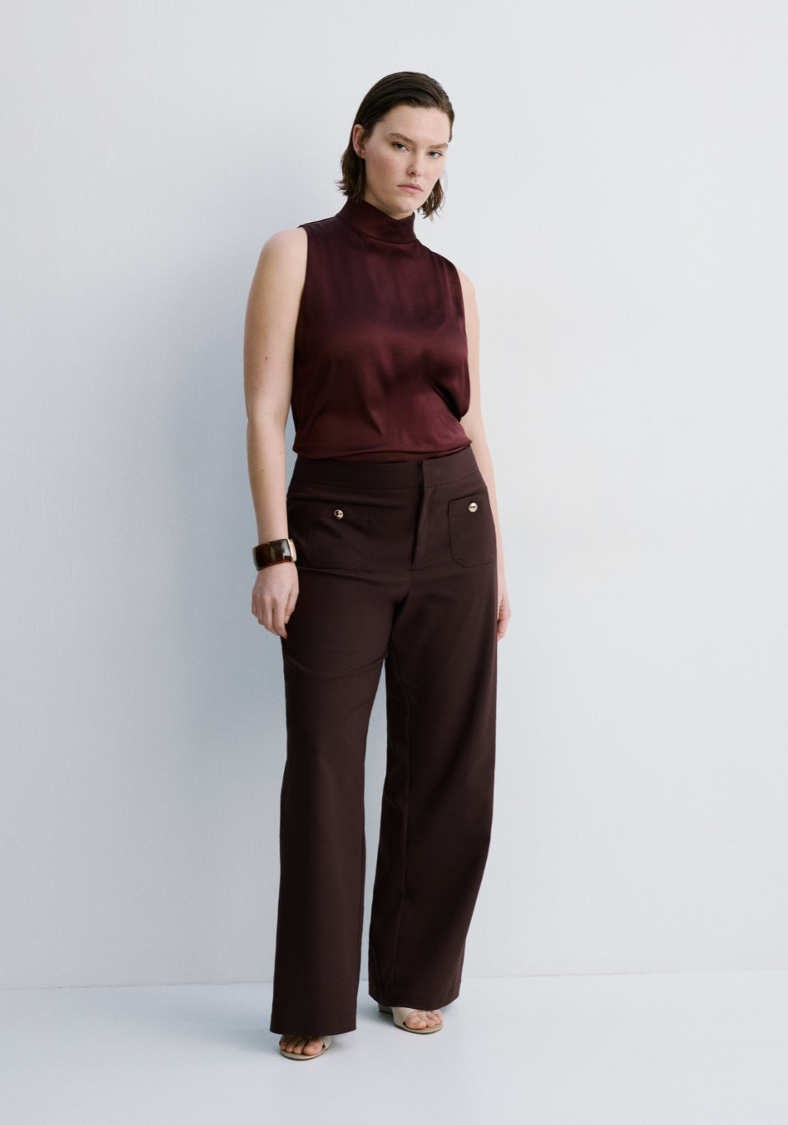 Straight Trousers With Jewel Buttons - Burgundy