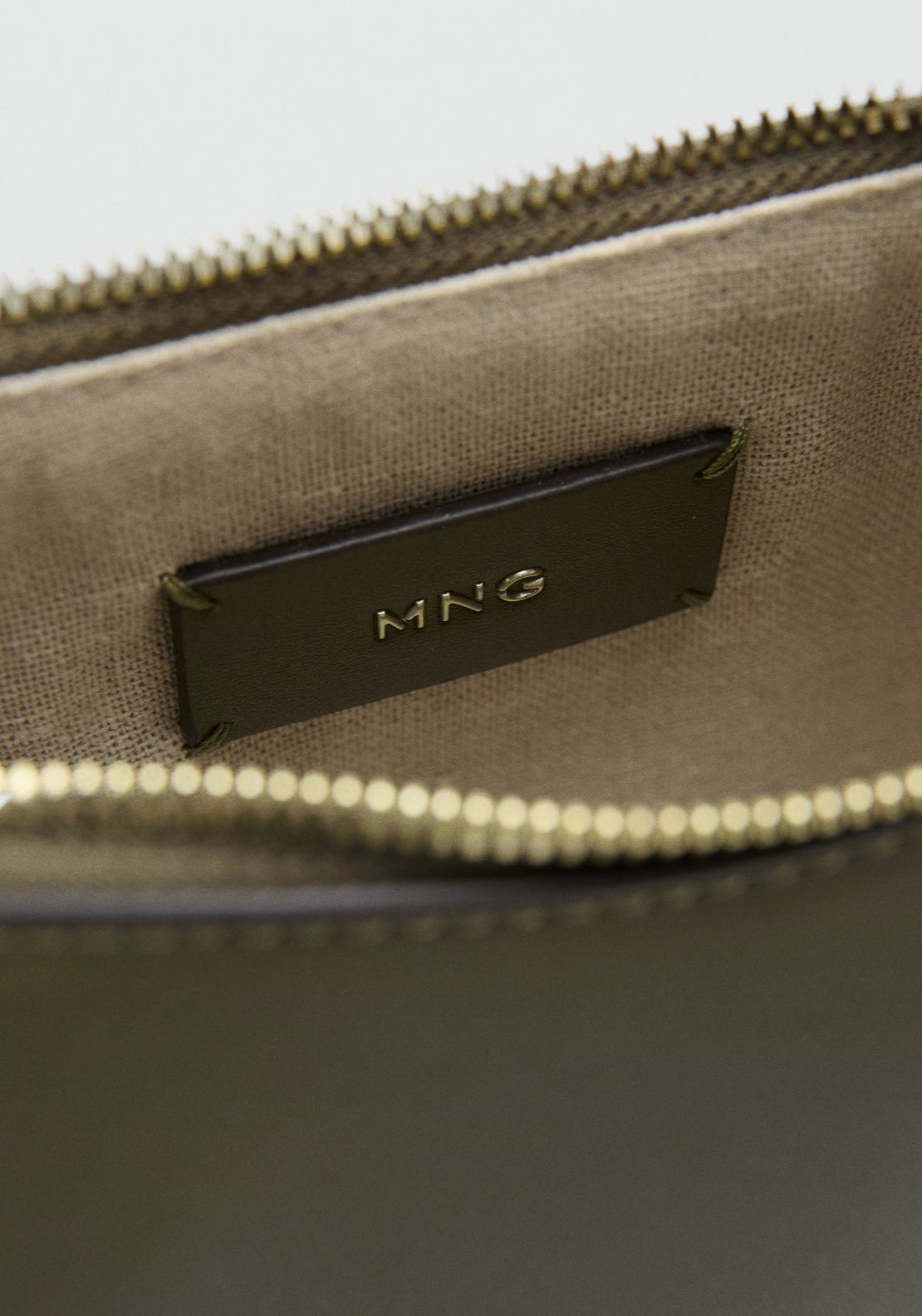 Oval Shoulder Bag - Green
