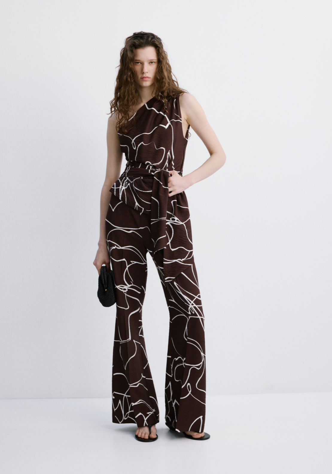 Asymmetric printed top - Brown