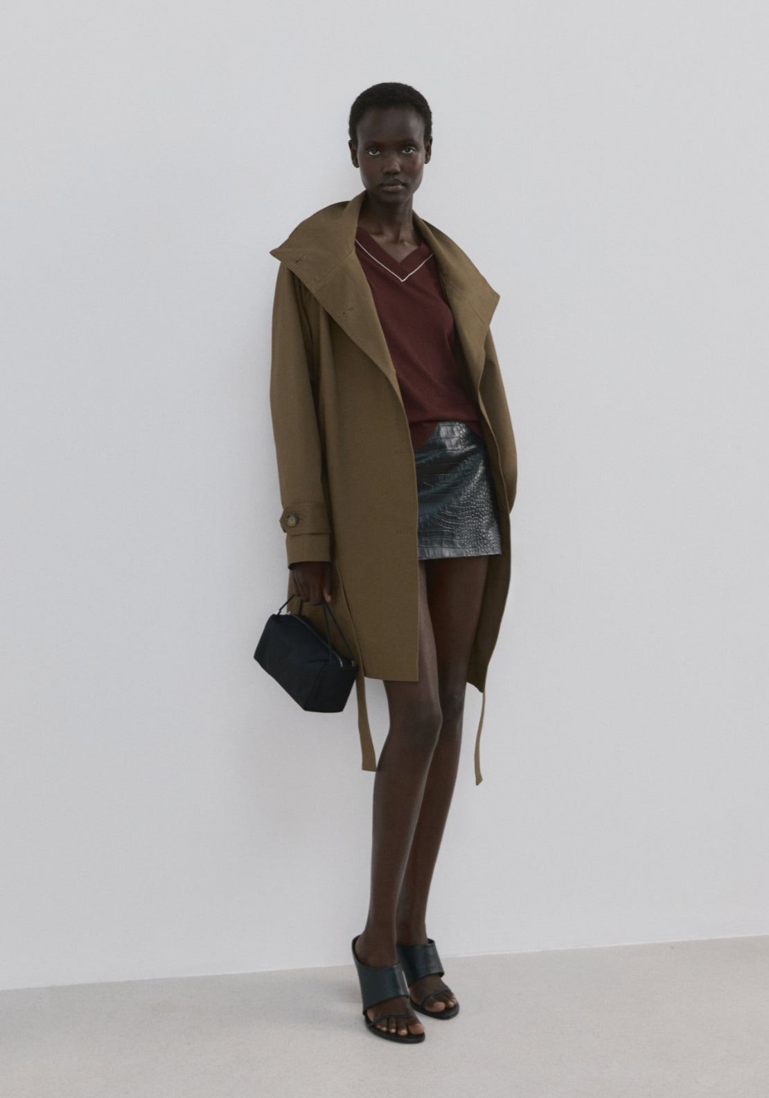V-Neck Sweater With Contrast Trim - Brown