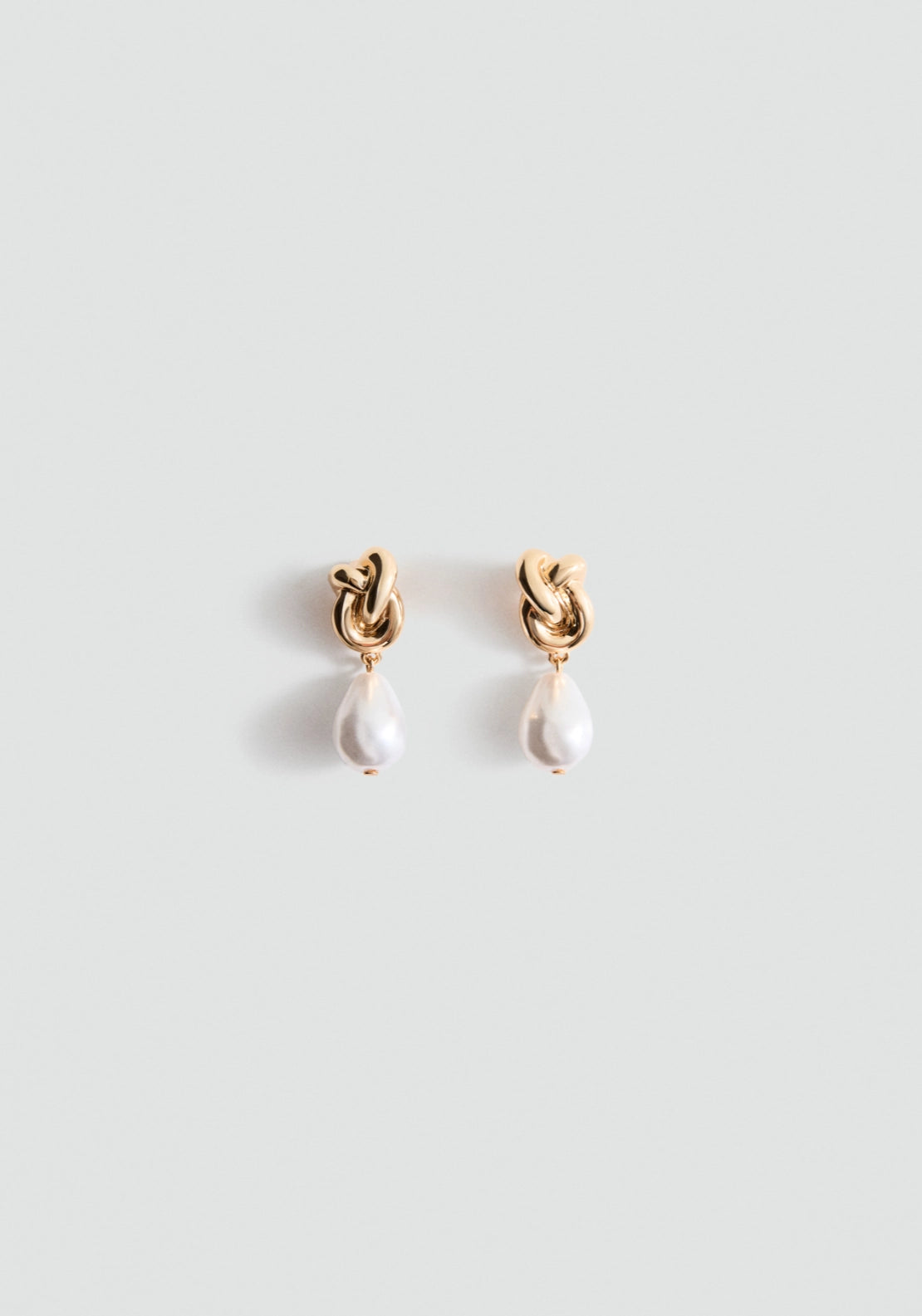 Pearl Dangle Earrings - Gold