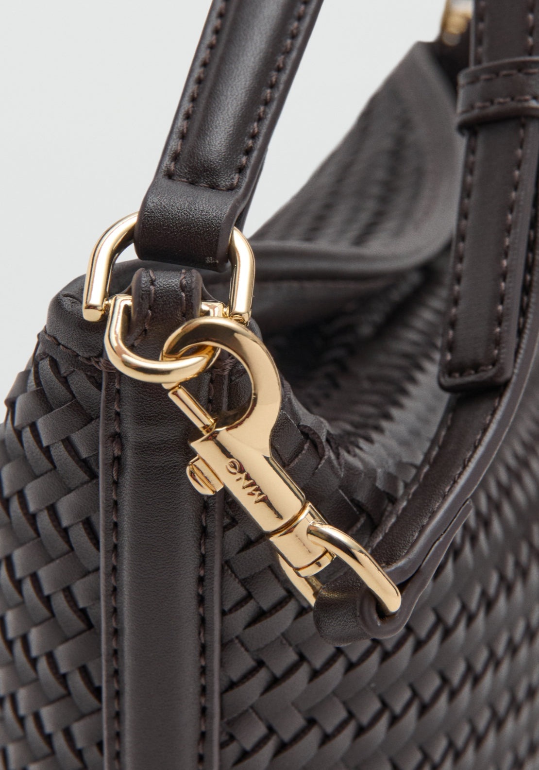 Small Braided Bucket Bag - Brown