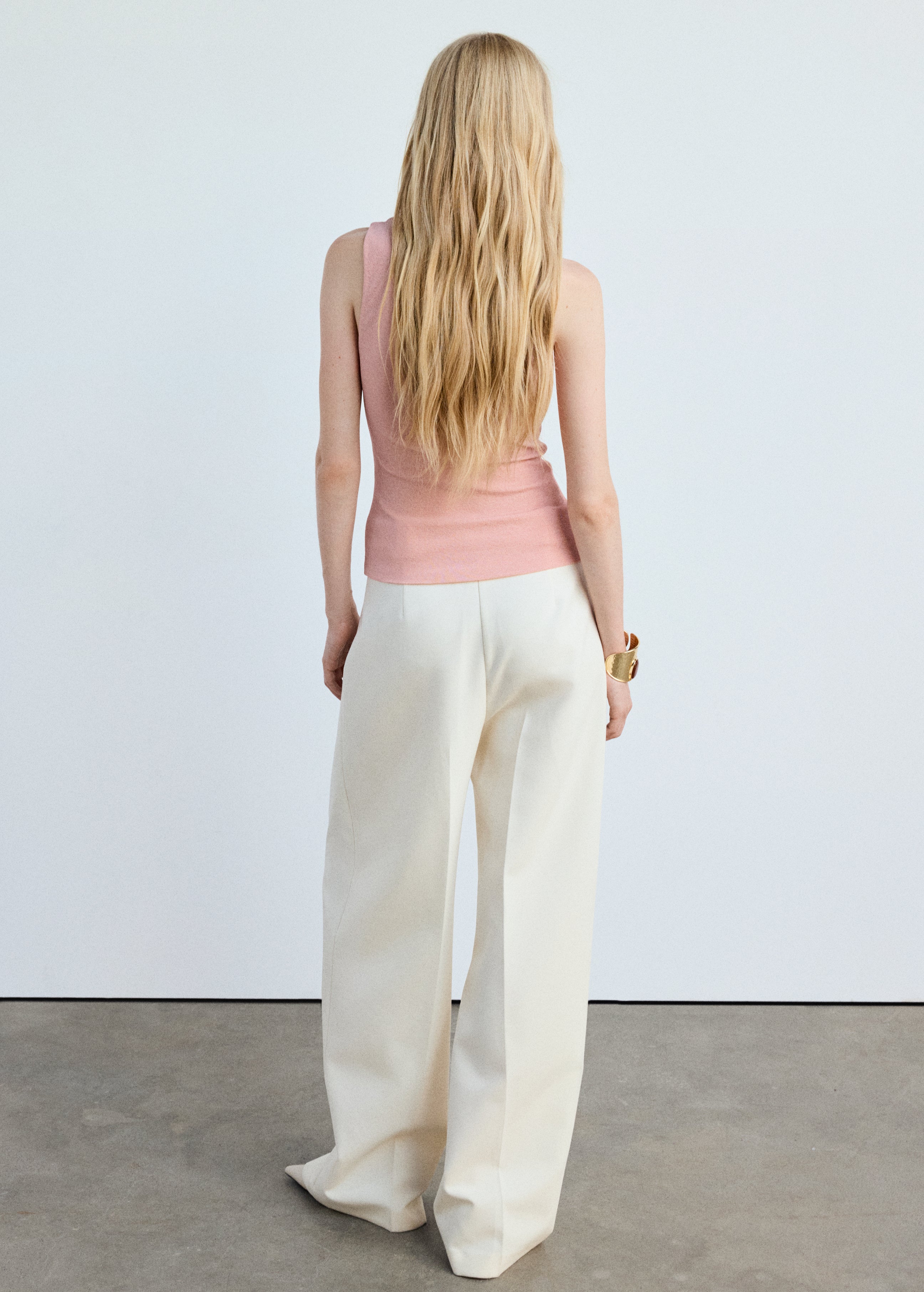 Fitted Fine Knit Sleeveless Top - Pink