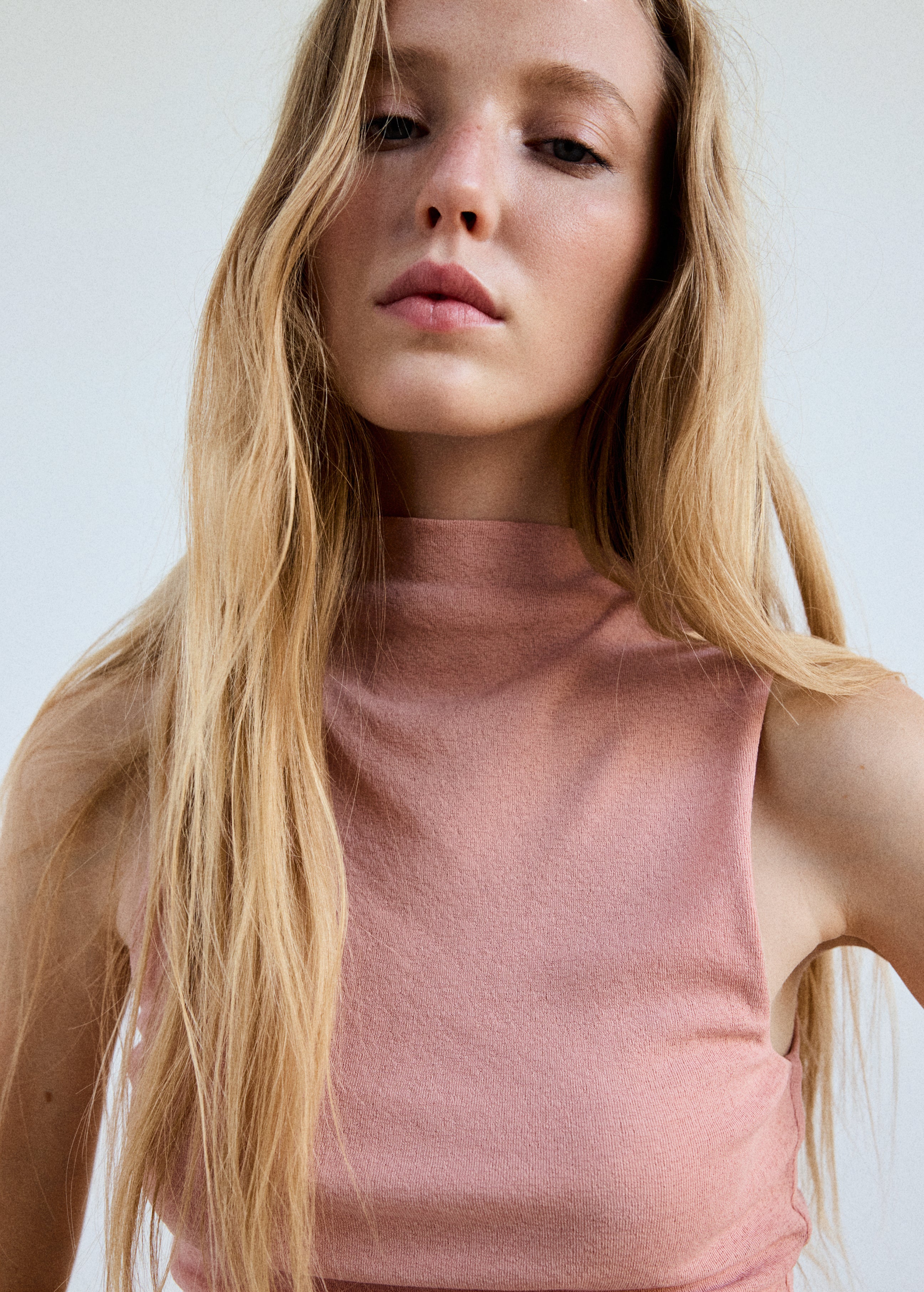 Fitted Fine Knit Sleeveless Top - Pink