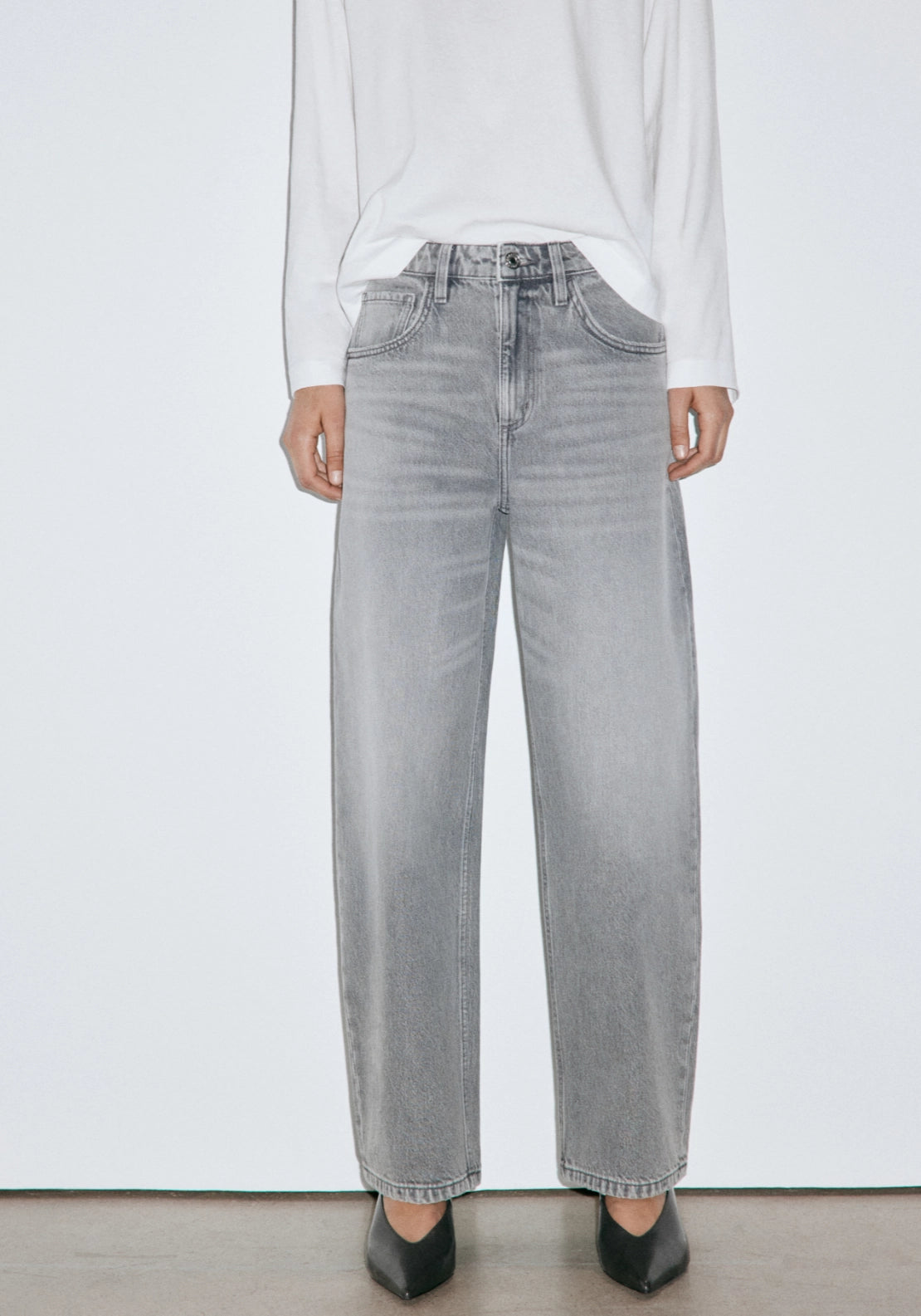 Mid Rise Balloon Jeans - Denim Grey