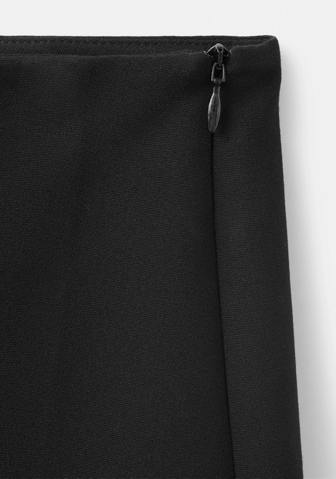 Slit Detail Skirt - Black