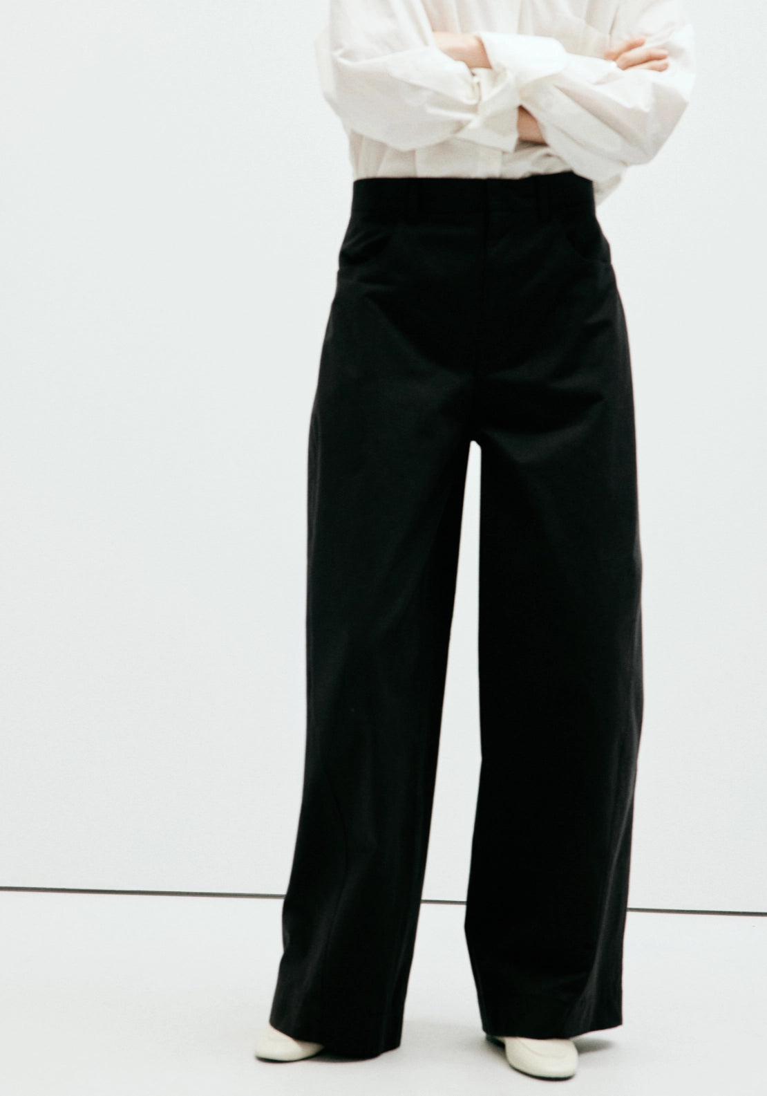 Mid Rise Balloon Trousers - Black