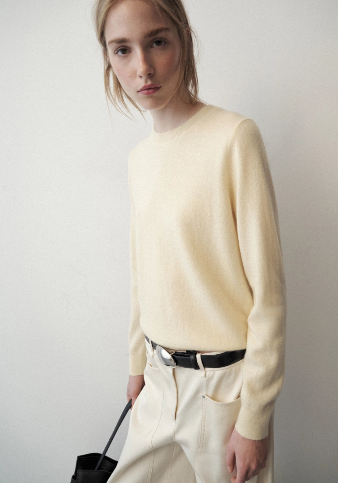 100% Cashmere Round Neck Sweater - Yellow