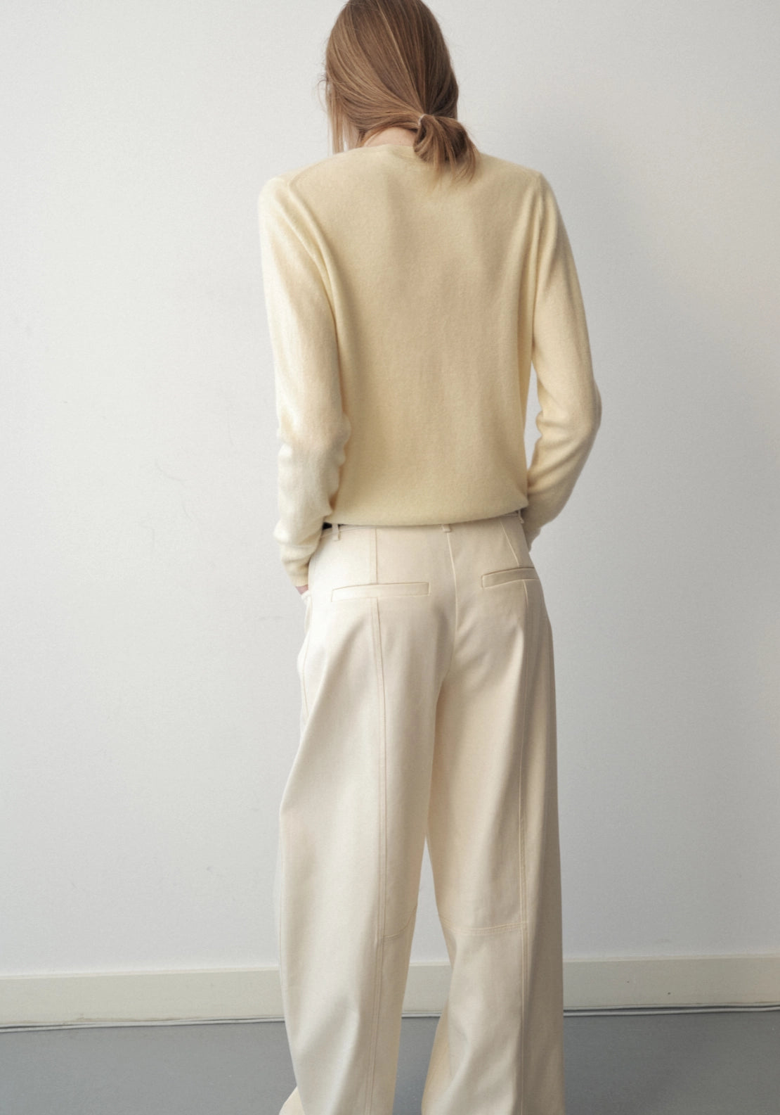 100% Cashmere Round Neck Sweater - Yellow