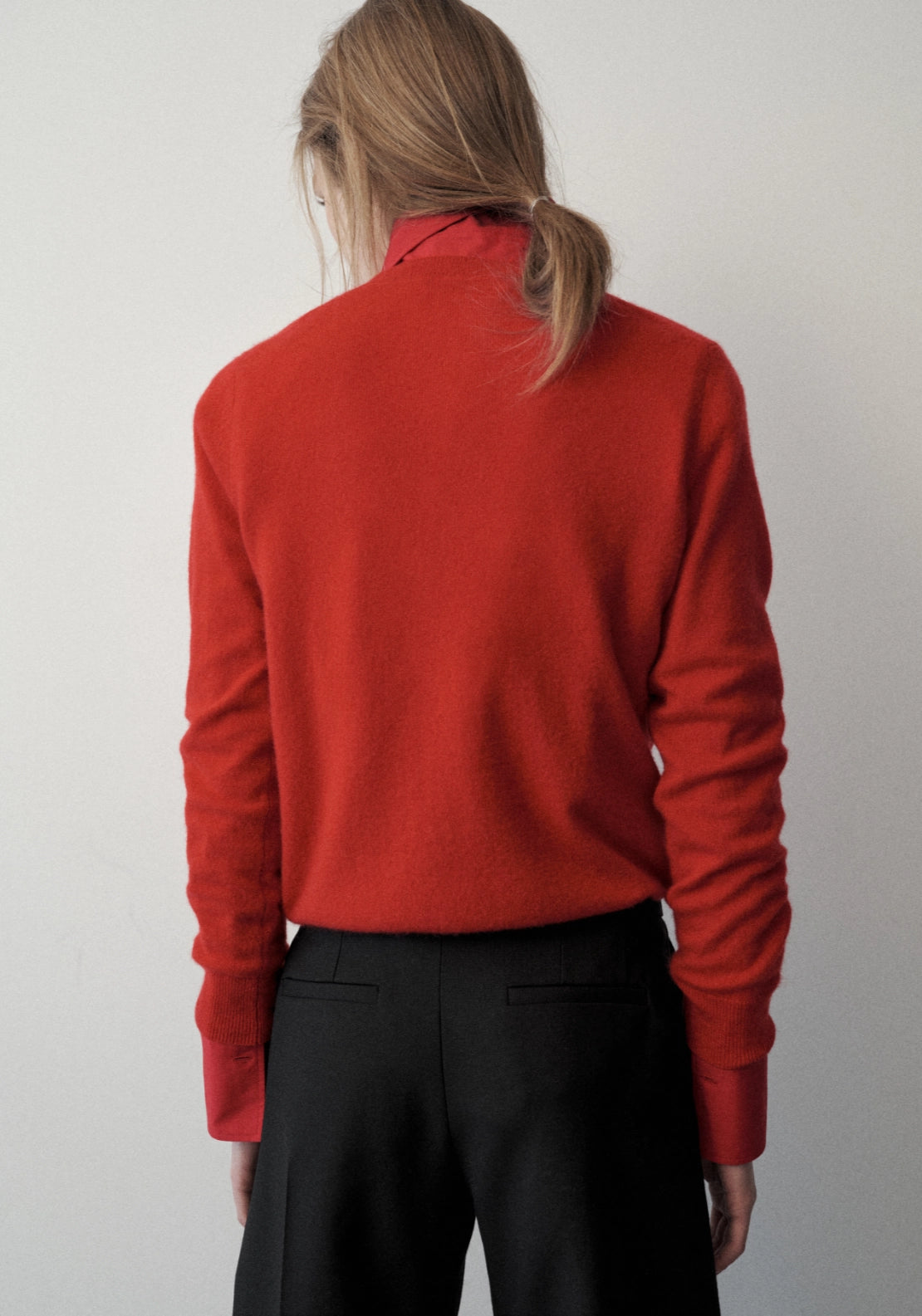 100% Cashmere Round Neck Sweater - Red