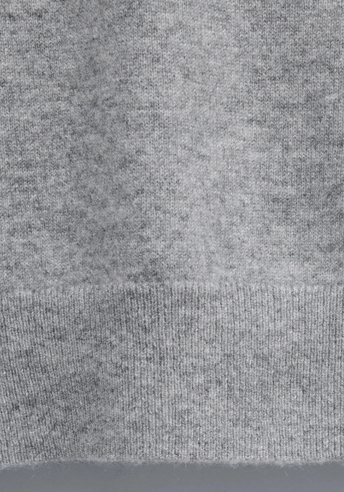 100% Cashmere Round Neck Sweater - Grey