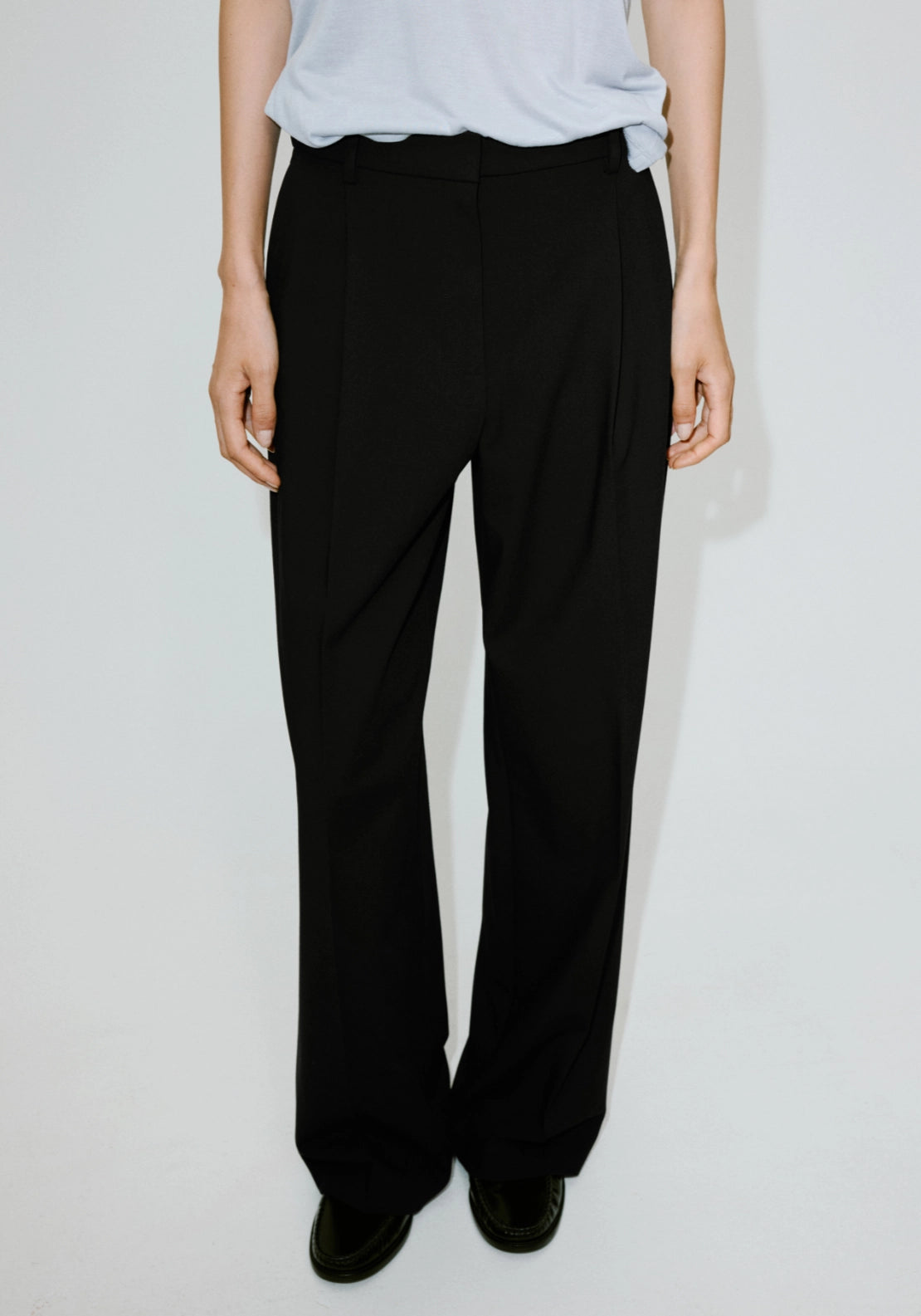 Straight Fit Pleated Trousers - Black