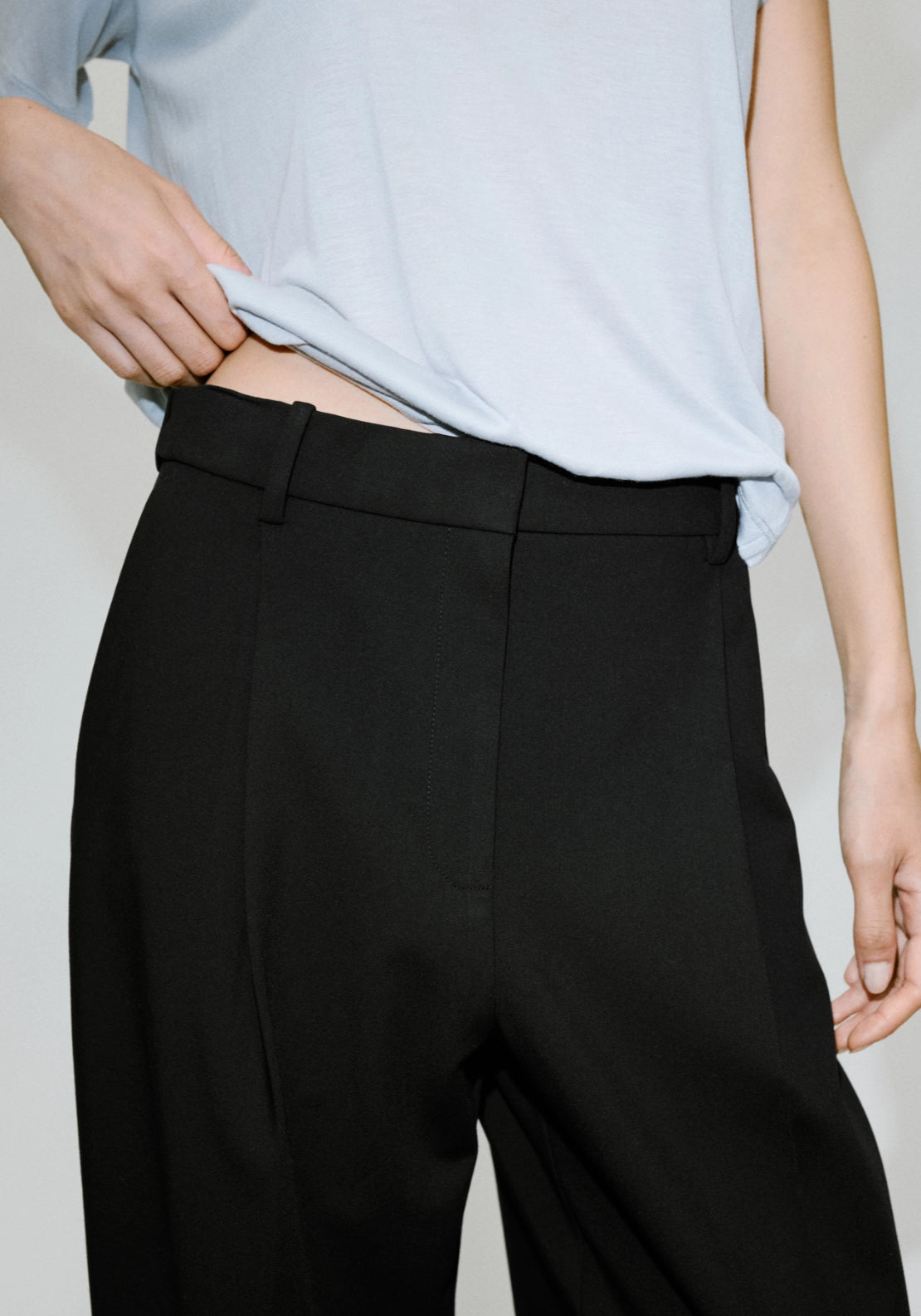 Straight Fit Pleated Trousers - Black