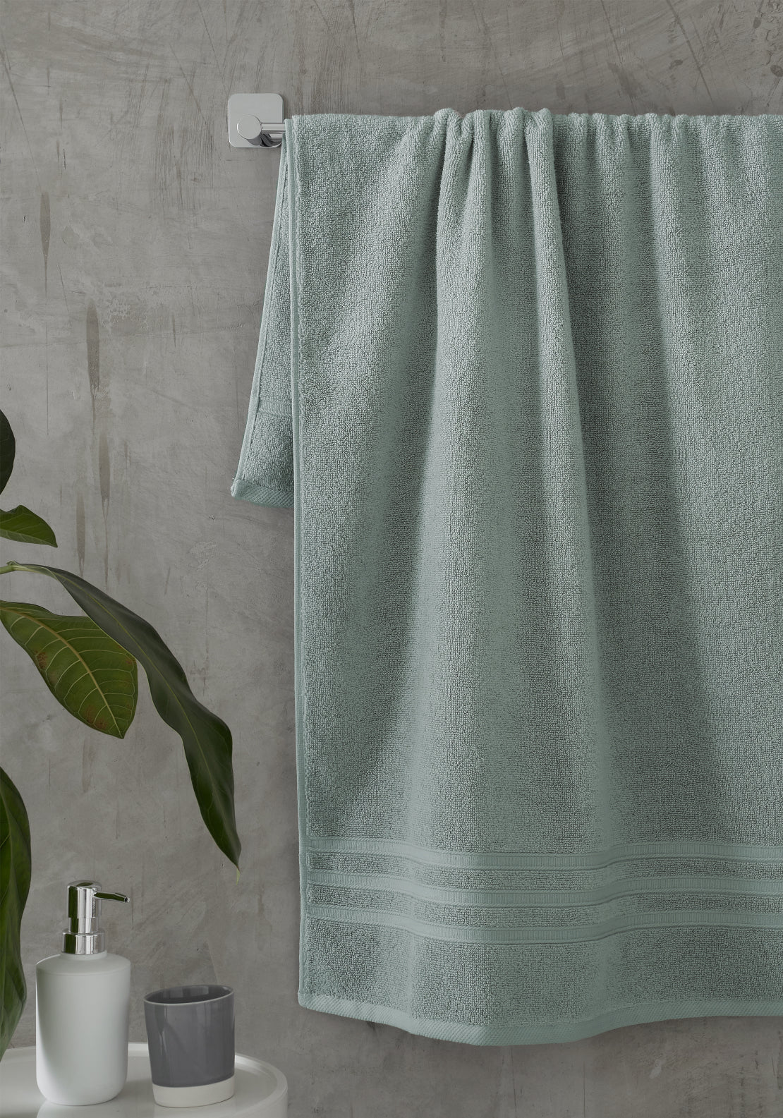Catherine Lansfield 100% Cotton Zero Twist Towel 450gsm - Green 2 Shaws Department Stores