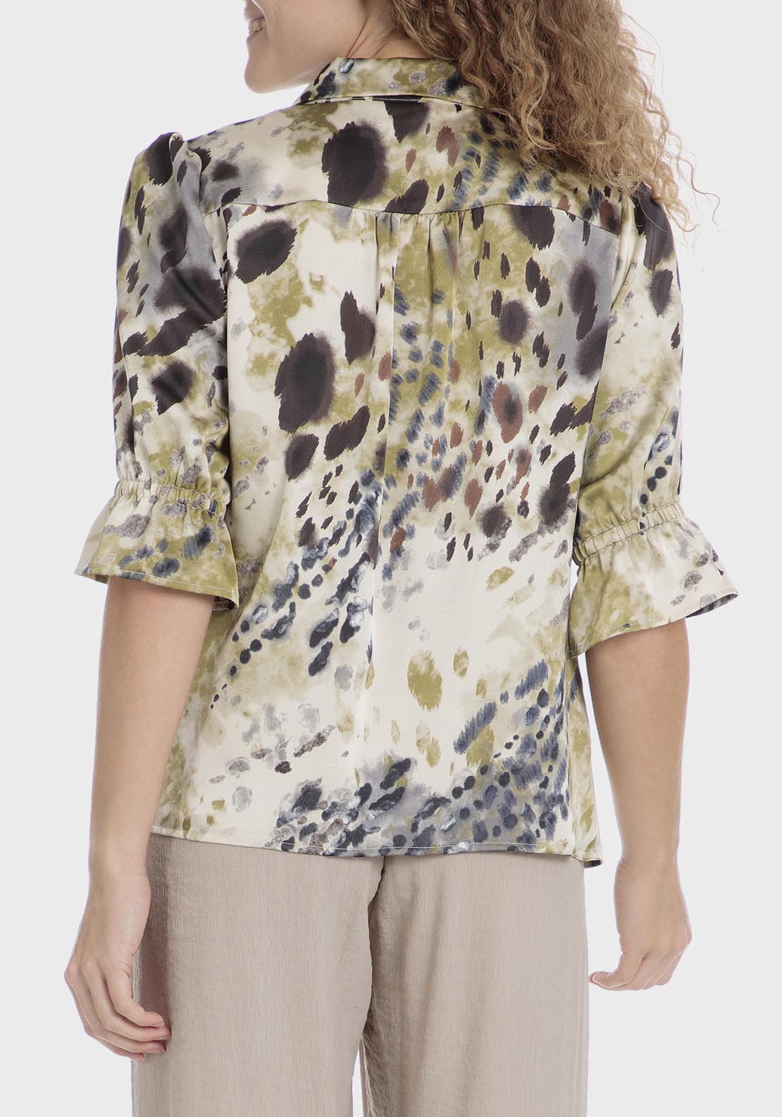 Punt Roma Animal print shirt - White / Green 8 Shaws Department Stores
