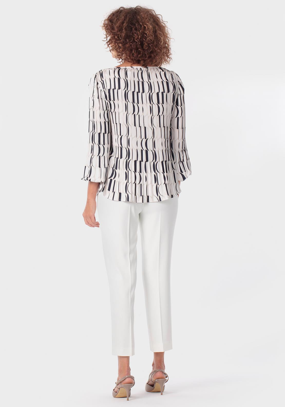 Punt Roma Capri Style Trousers - White 4 Shaws Department Stores