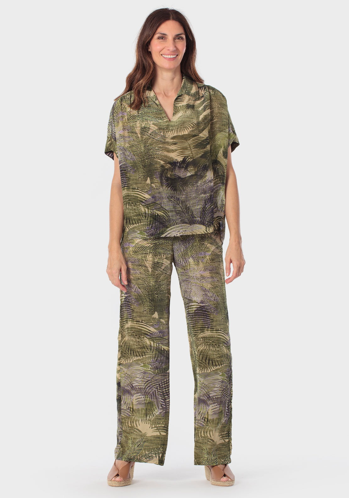 Punt Roma Short Sleeve Printed Pleated Top - Green 3 Shaws Department Stores