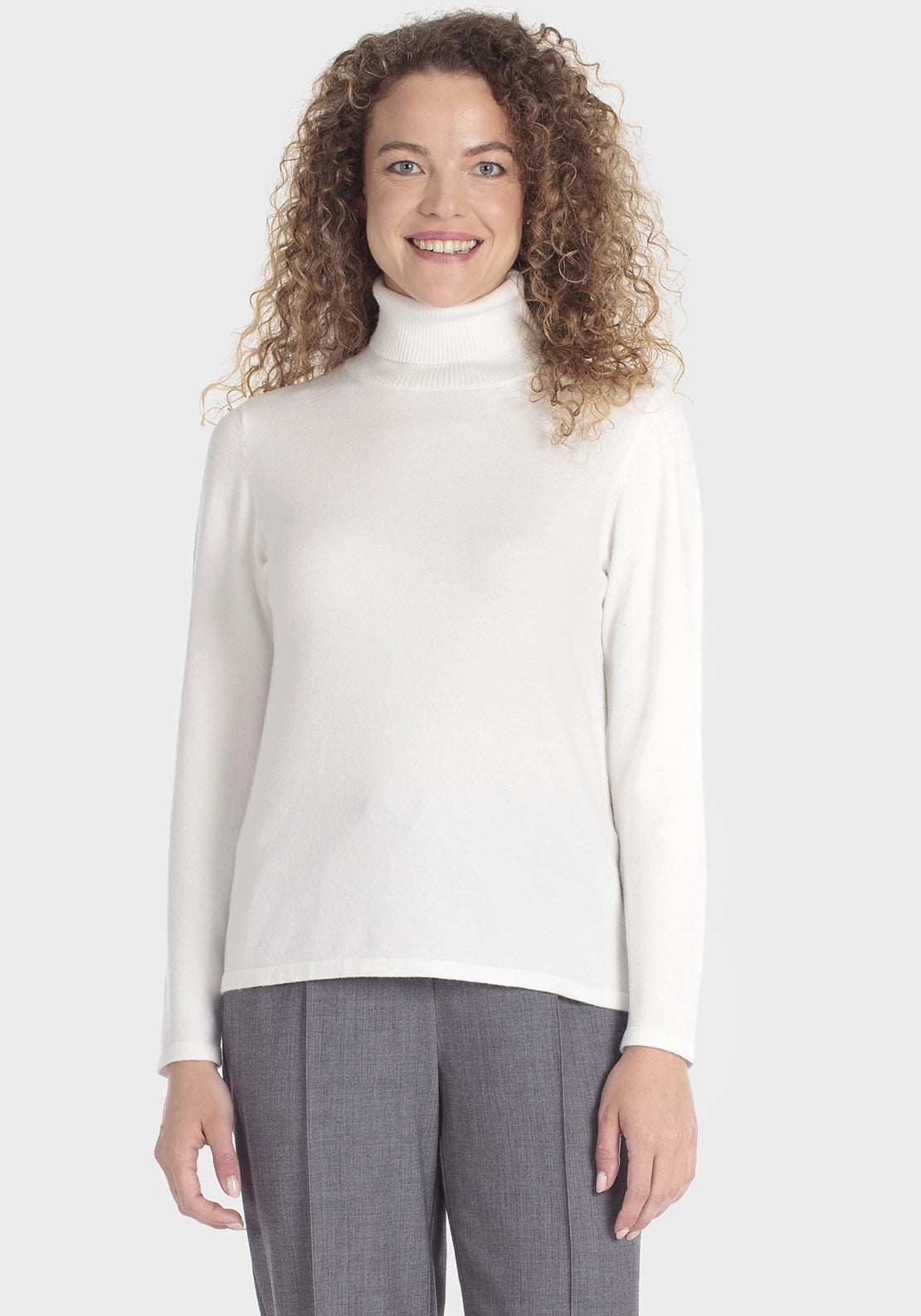 Basic Turtleneck Sweater - White