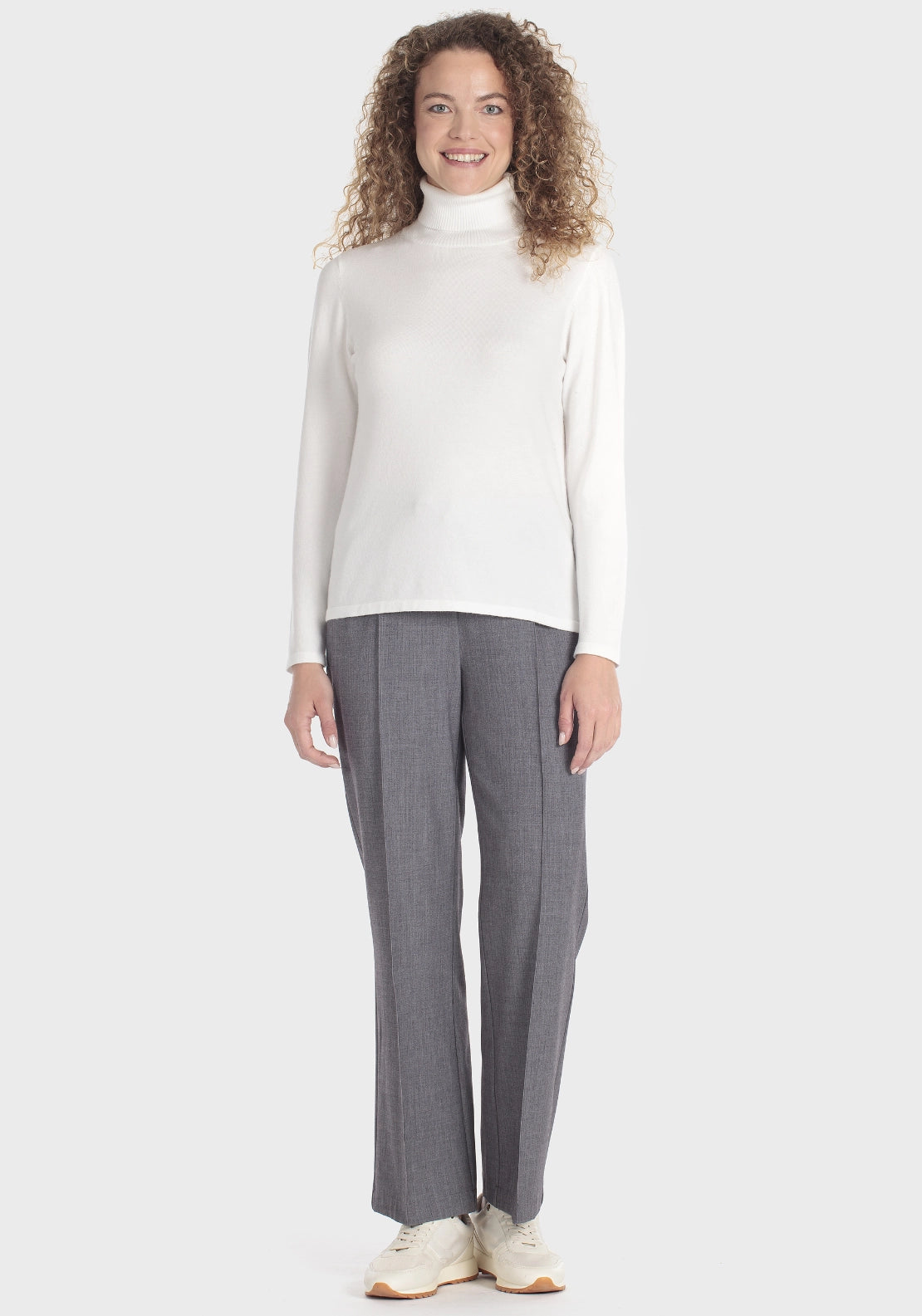 Basic Turtleneck Sweater - White
