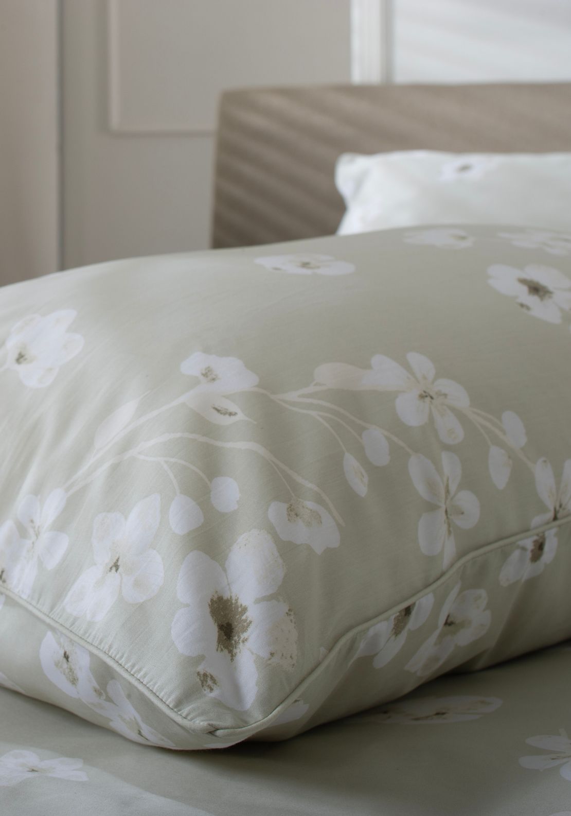 The Lyndon Company 1000% Cotton Petite Fleur Duvet Cover Set - Beige 4 Shaws Department Stores