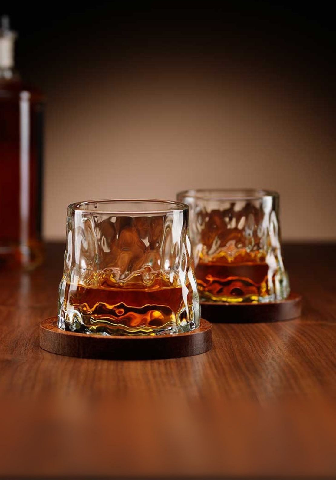 Rotating Whisky Glasses with Coasters – Set of 2
