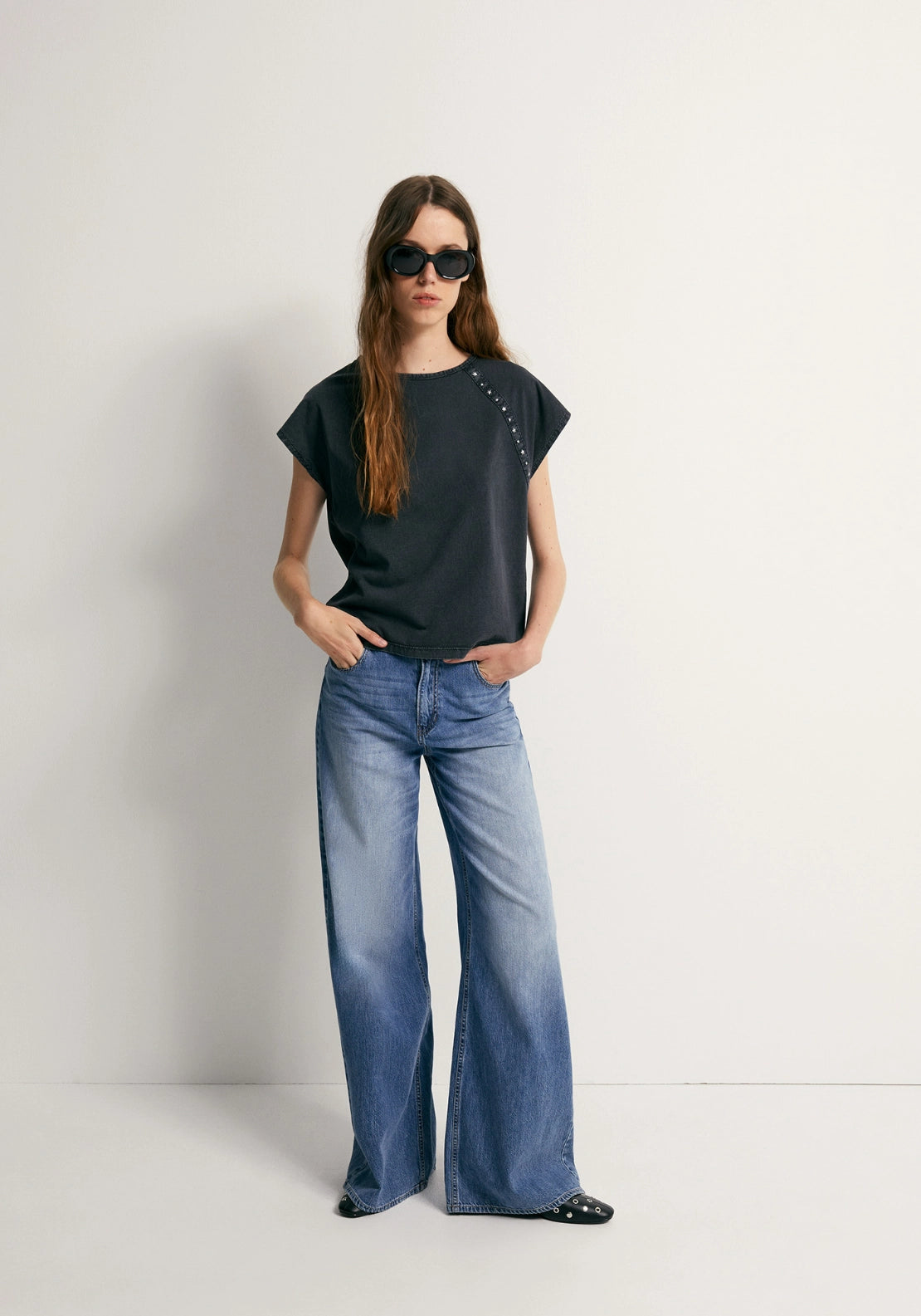 Short Sleeve Stud T-Shirt - Grey