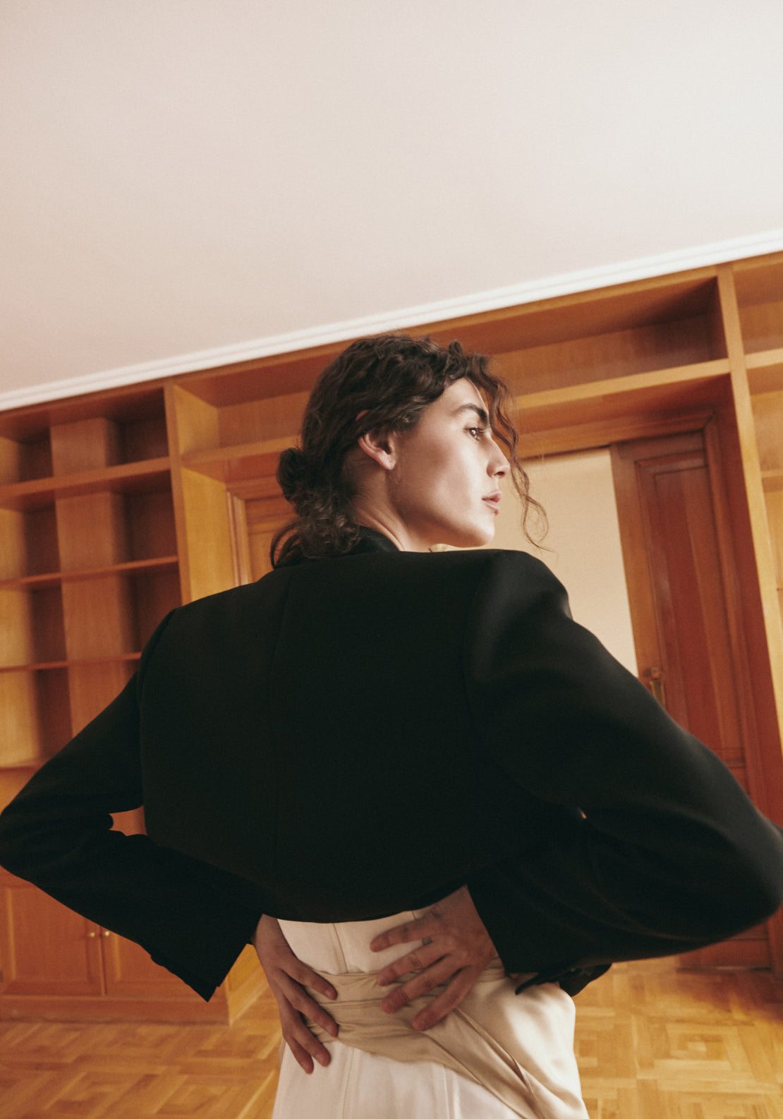 Single Close Cropped Blazer - Black