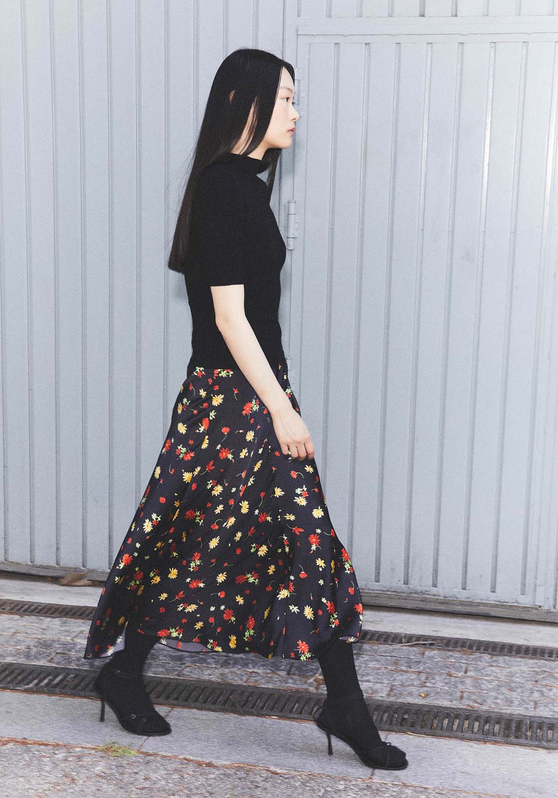 Sfera Floral print skirt - Black 2 Shaws Department Stores