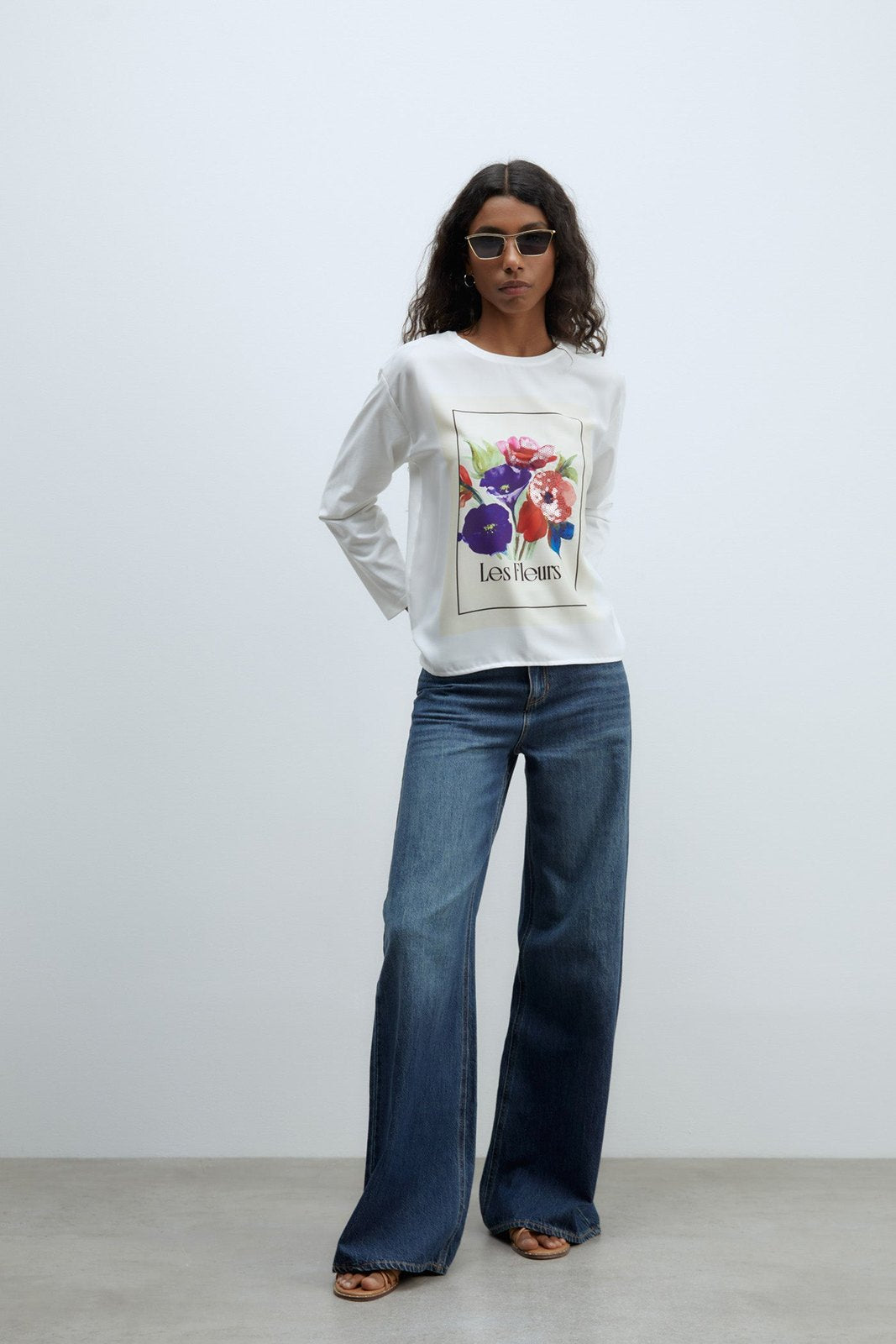 Sfera Graphic-print long-sleeved T-shirt - White 1 Shaws Department Stores