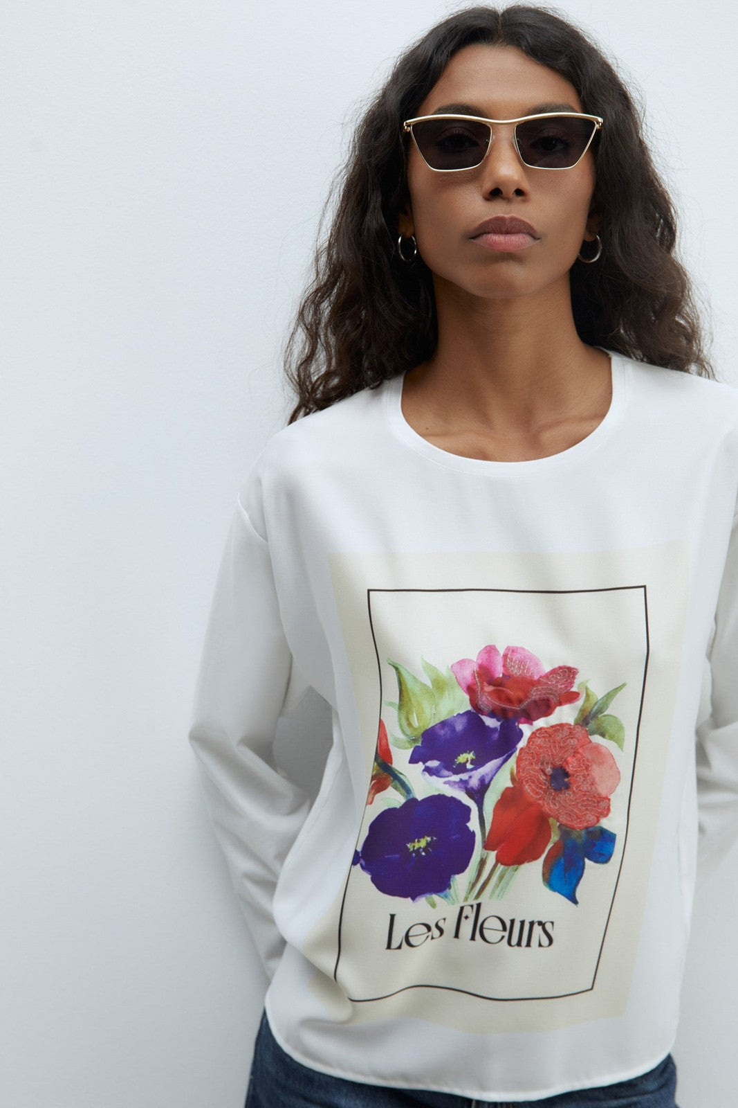 Sfera Graphic-print long-sleeved T-shirt - White 2 Shaws Department Stores