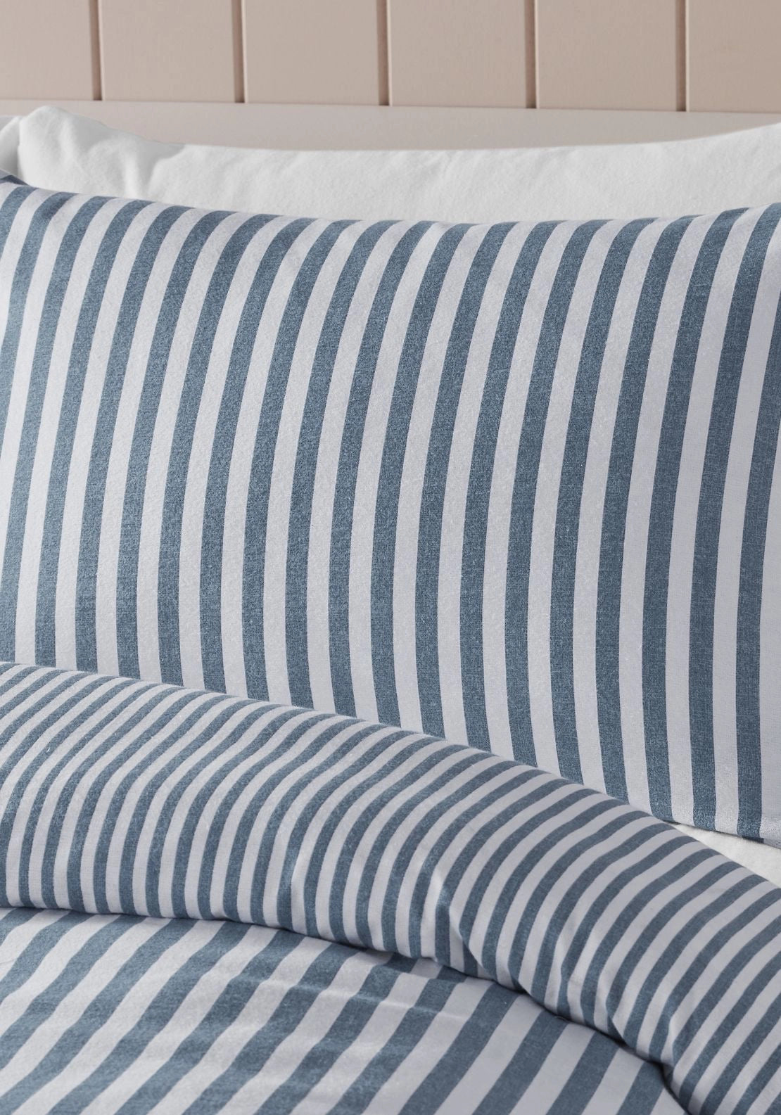 100% Brushed Cotton Fine Stripe Reversible Duvet Cover Set - Blue