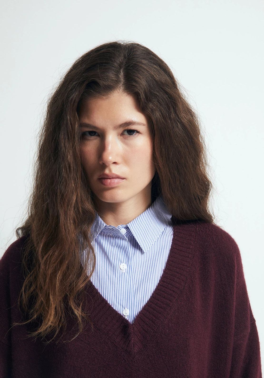 Mixed Fabric V-Neck Sweater - Red