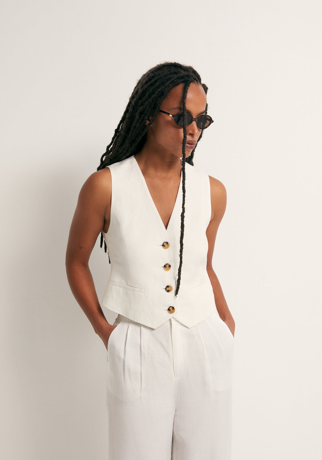 Pointed Hem Linen Waistcoat - White