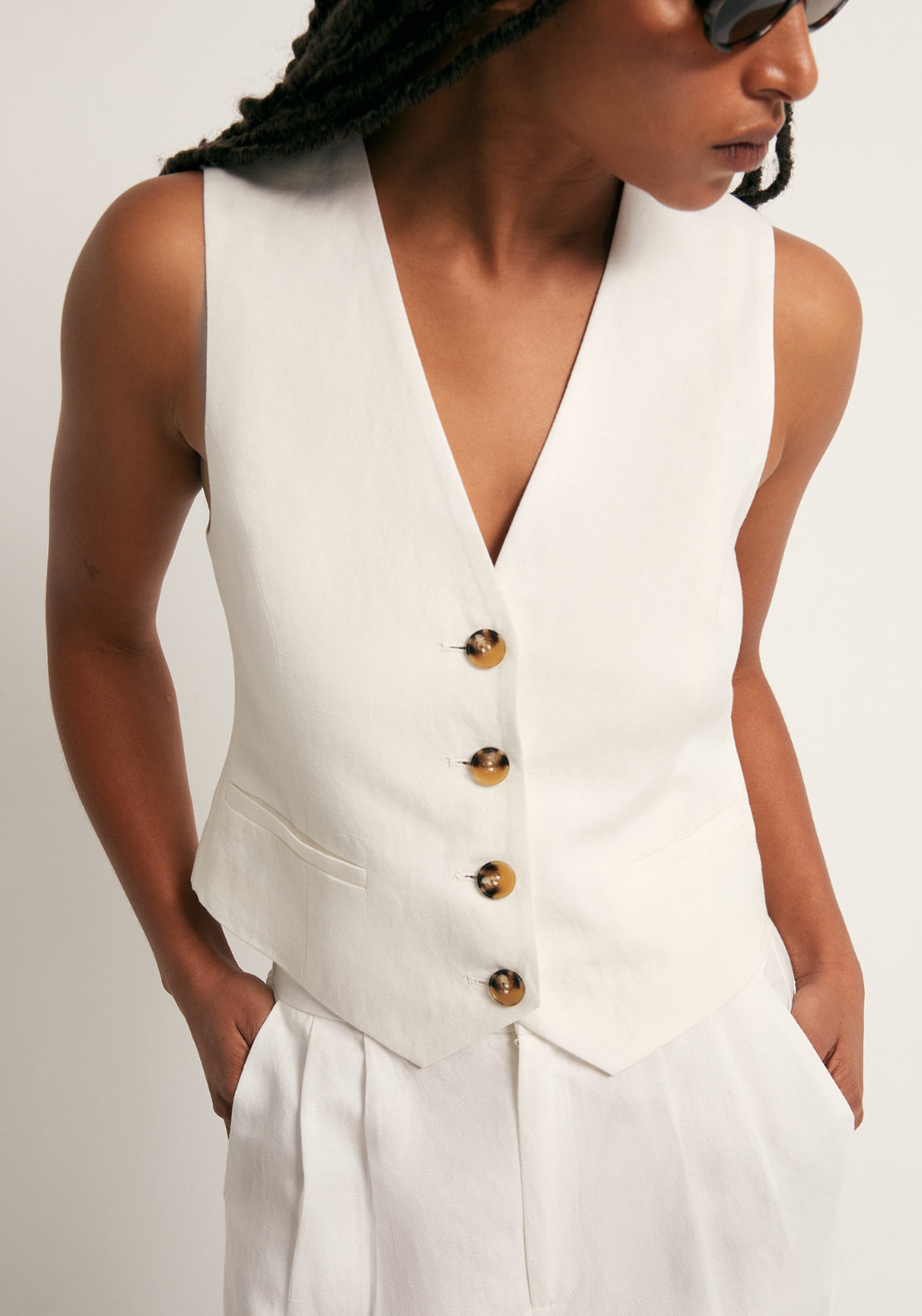 Pointed Hem Linen Waistcoat - White